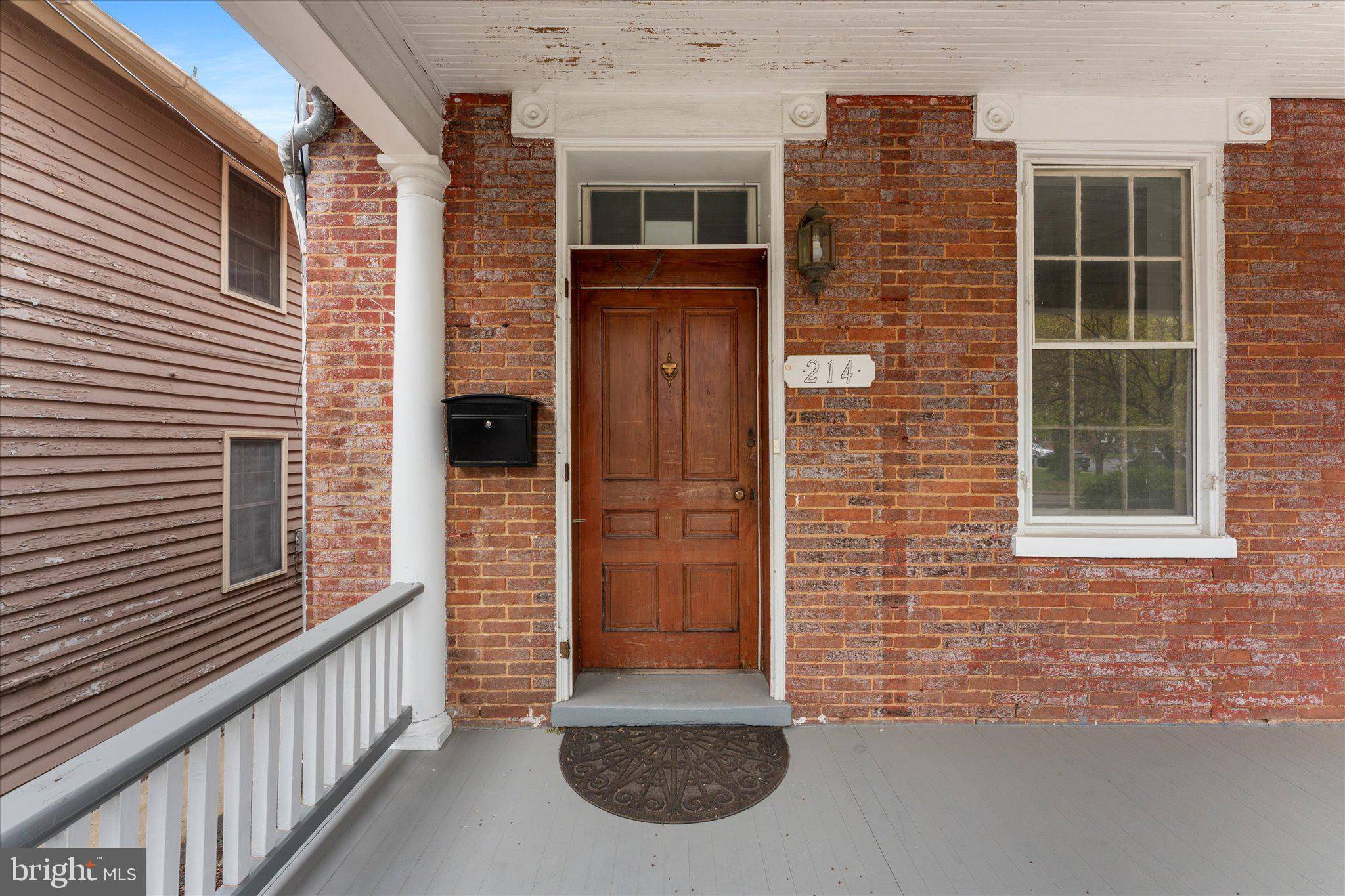Winchester, VA 22601,214 S BRADDOCK ST