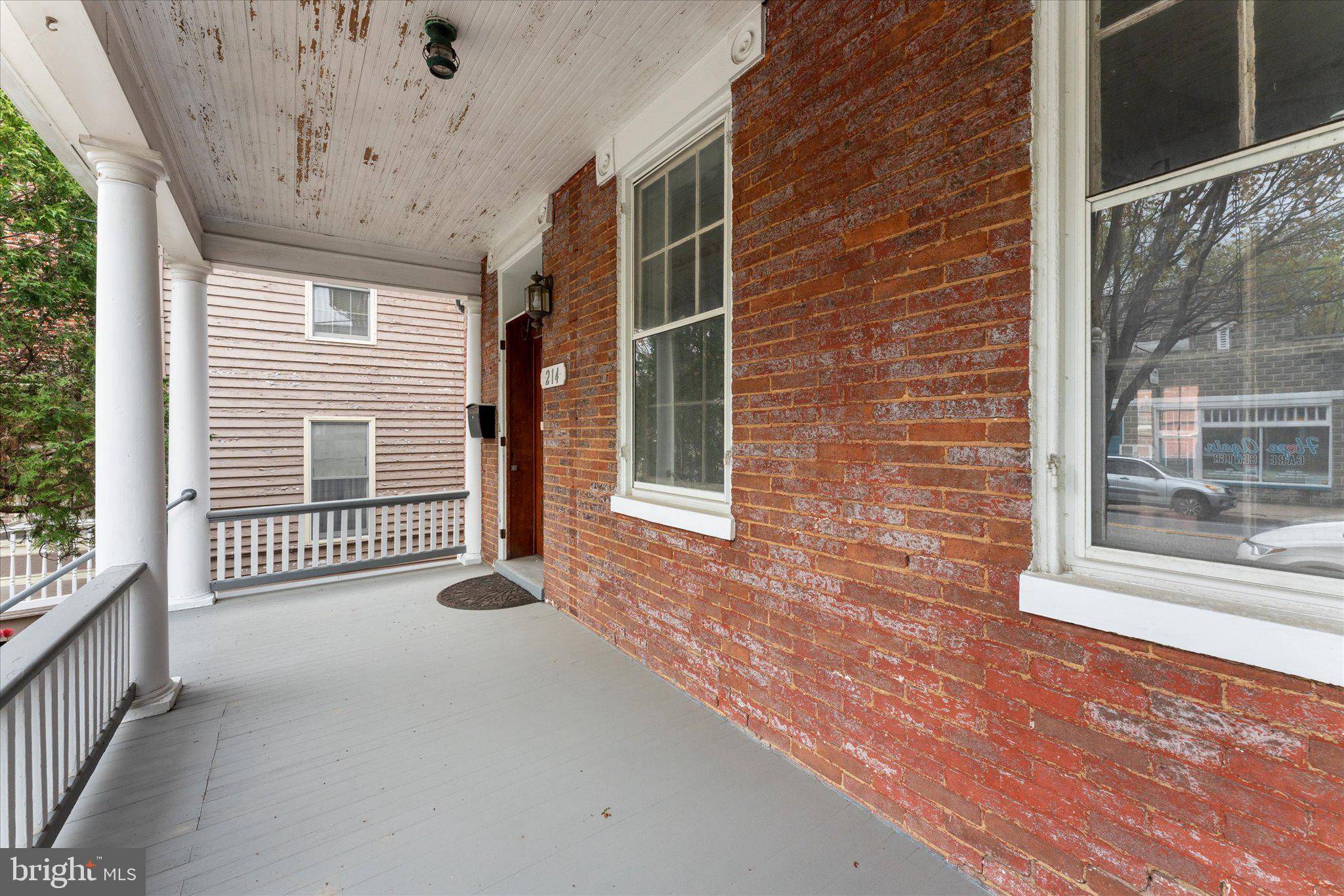 Winchester, VA 22601,214 S BRADDOCK ST