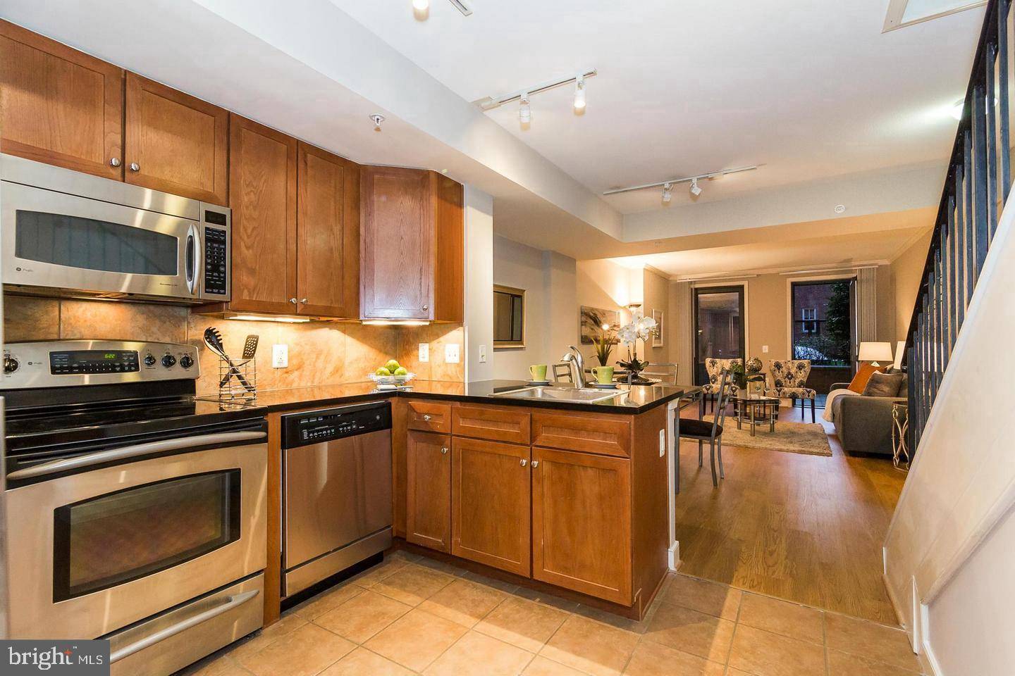 Washington, DC 20004,616 E ST NW #246