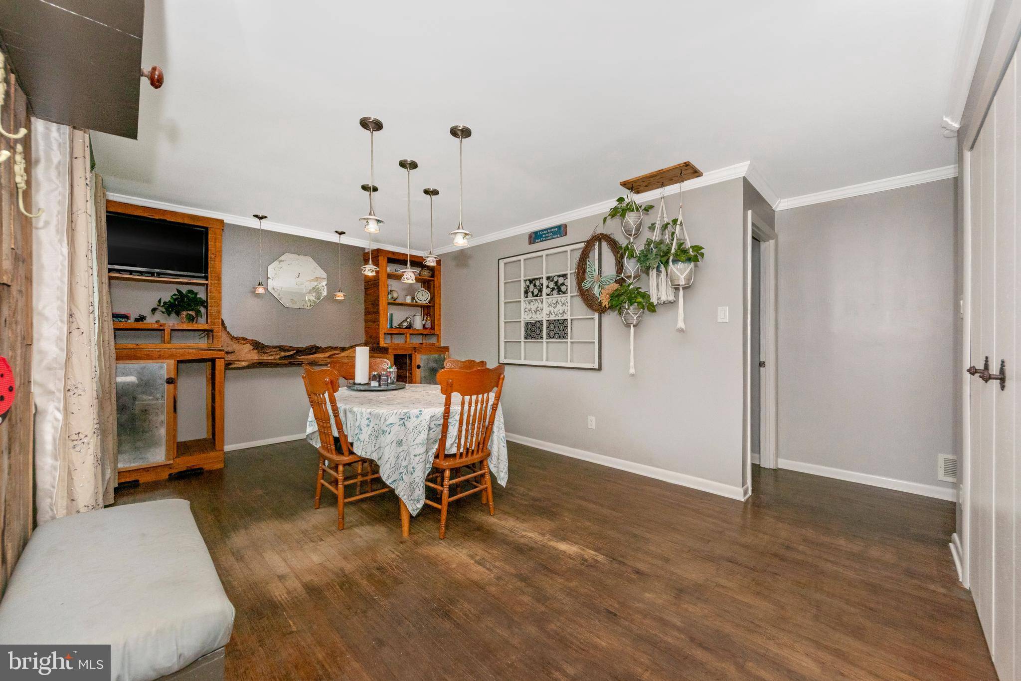 Glen Burnie, MD 21061,323 KING GEORGE DR