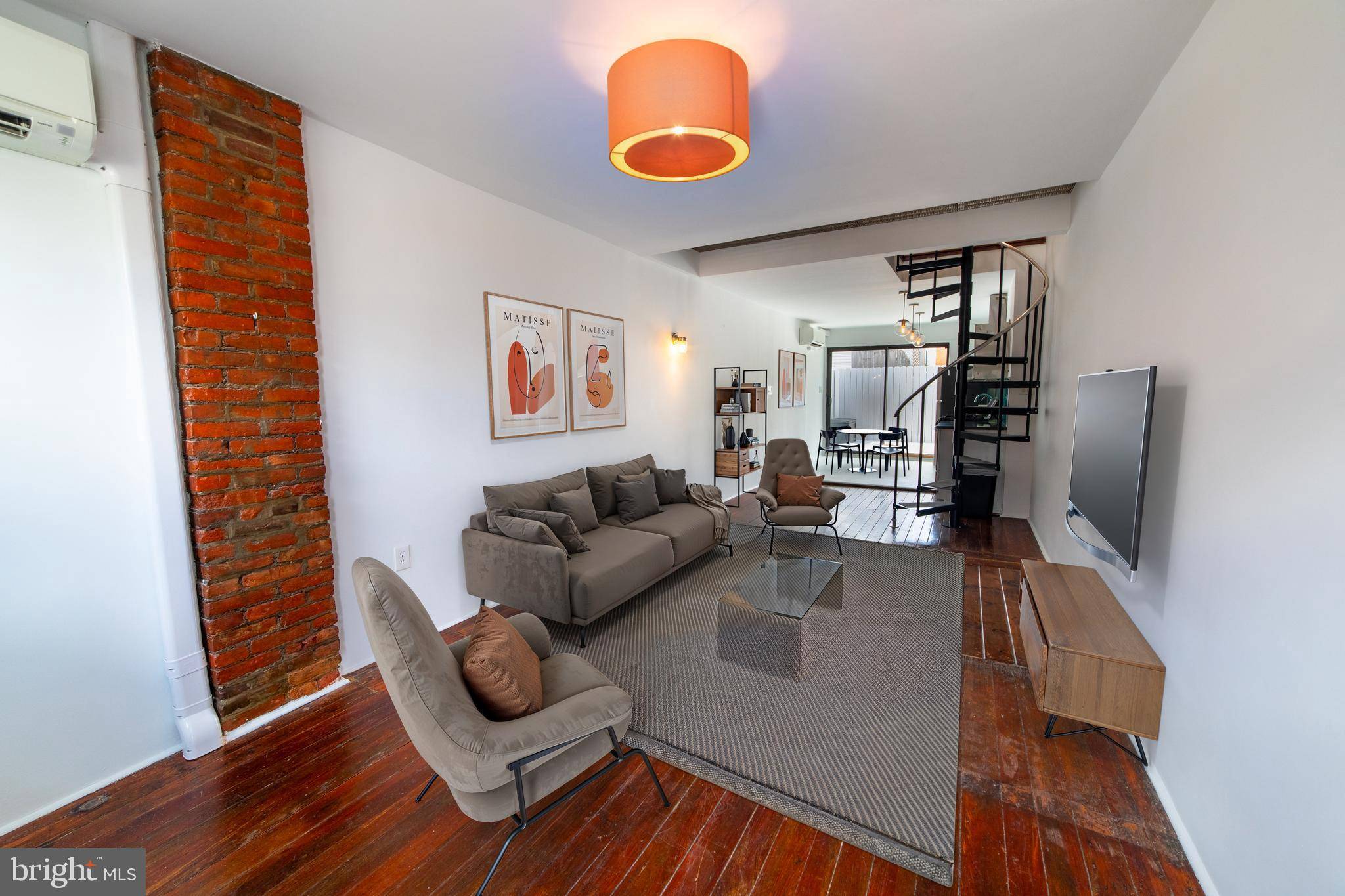 Philadelphia, PA 19125,2560 COLLINS ST