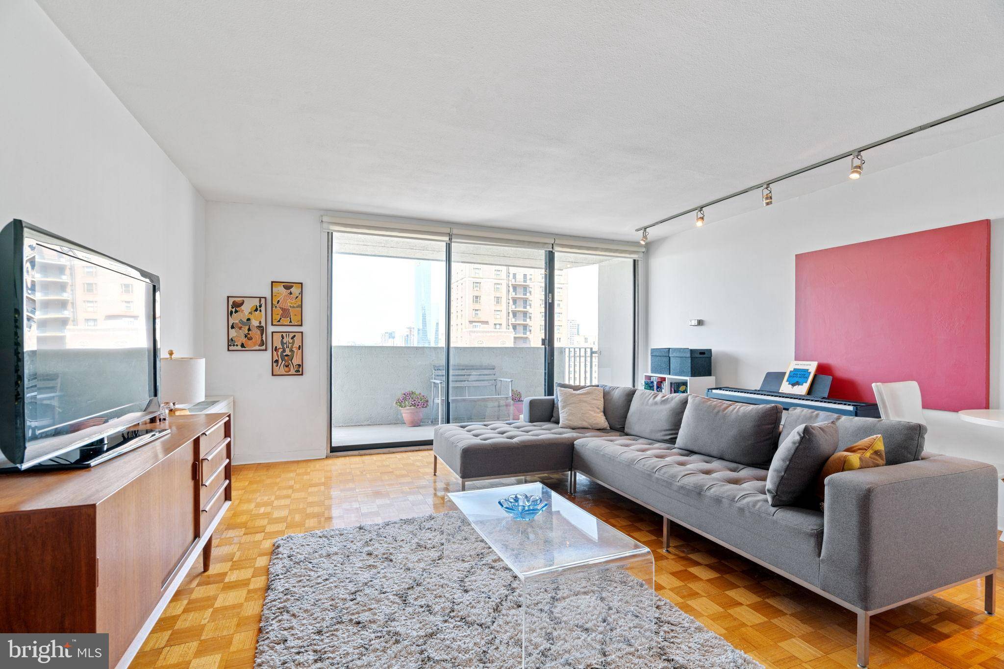 Philadelphia, PA 19103,224-30 W RITTENHOUSE SQ #1914