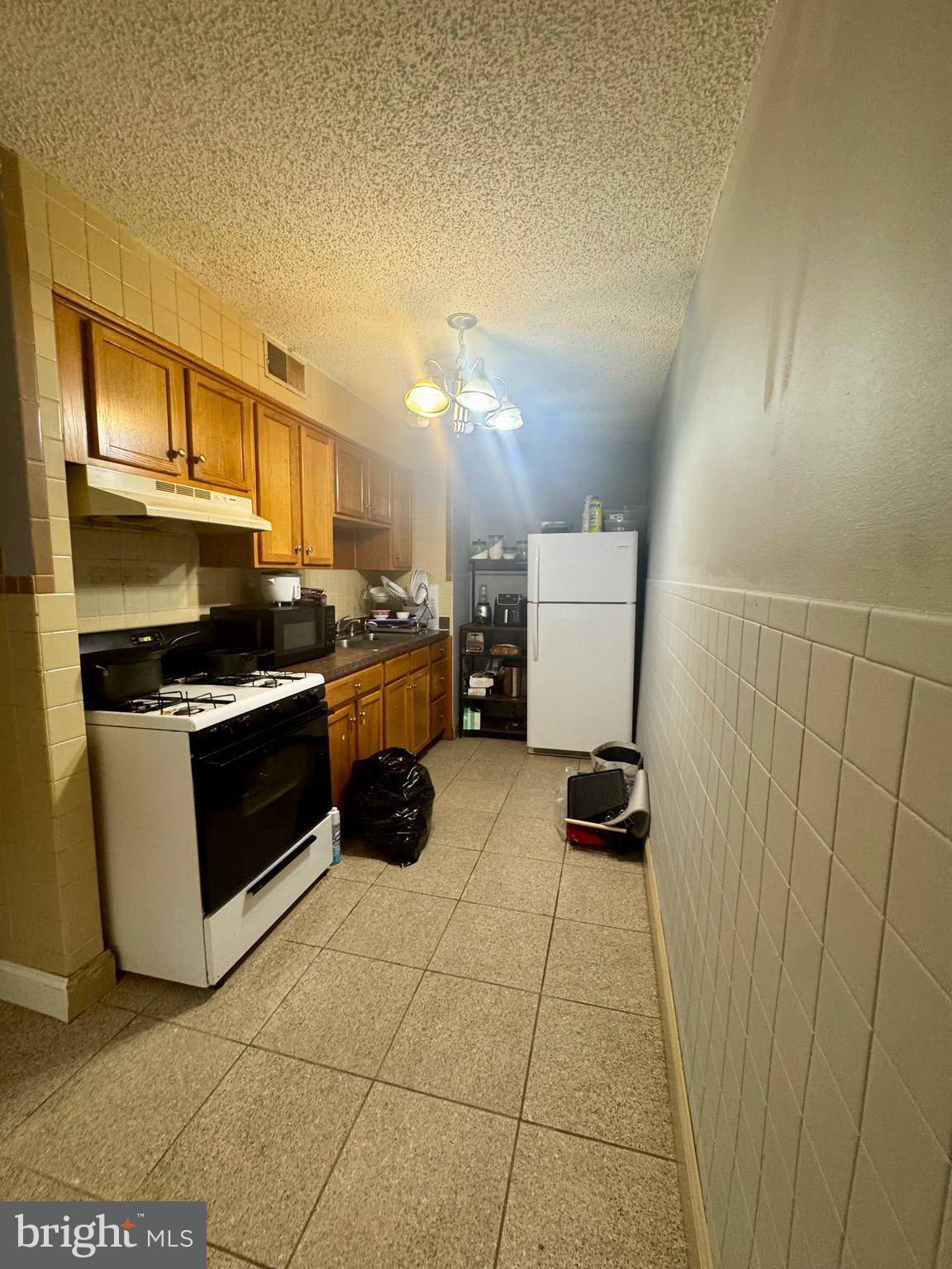 Philadelphia, PA 19145,1911 S 30TH ST