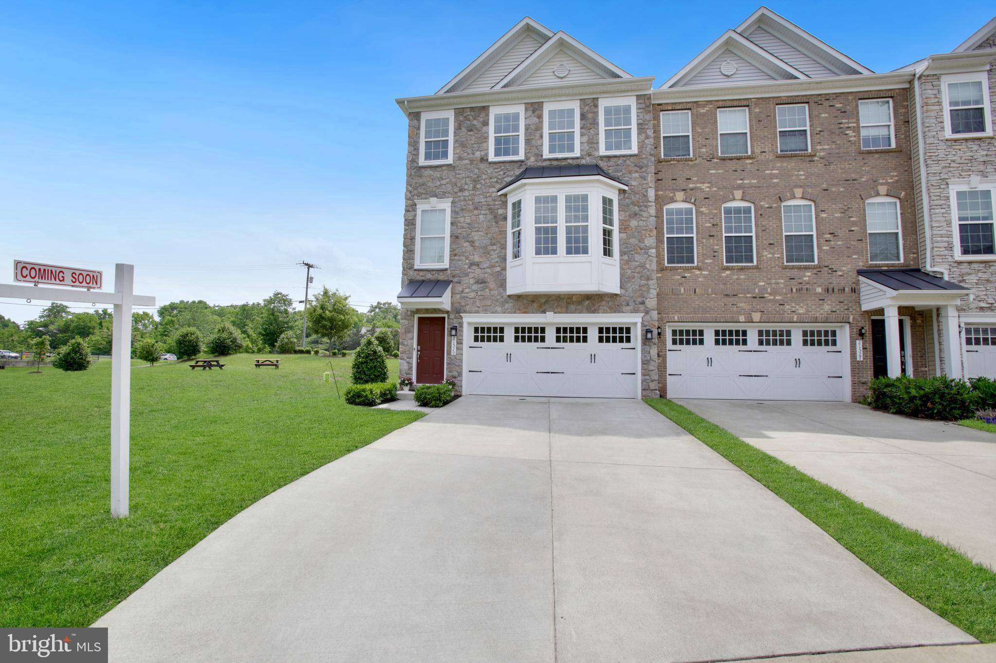 Ashburn, VA 20147,21529 WILLOW BREEZE SQ