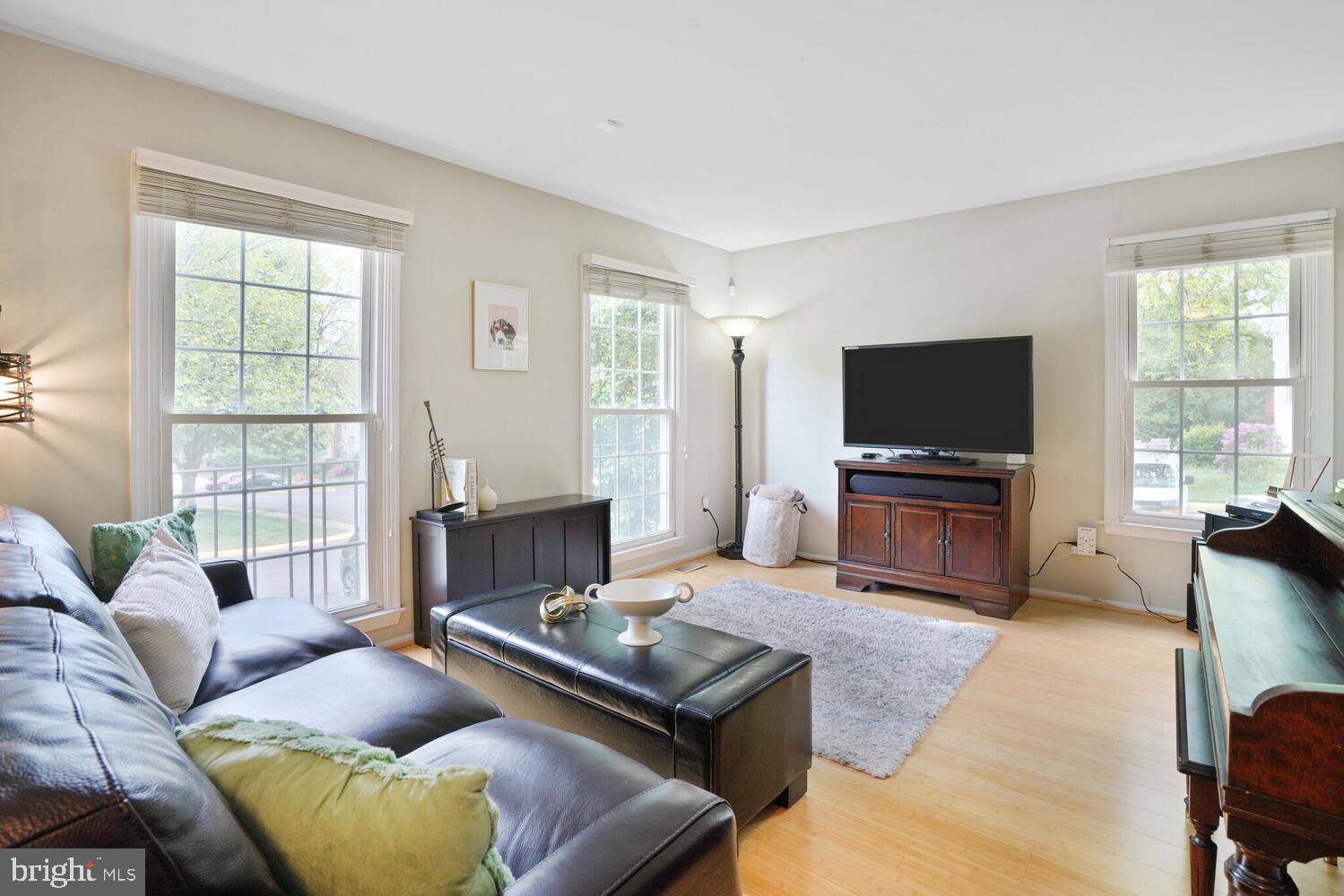 Vienna, VA 22180,8644 DELLWAY LN