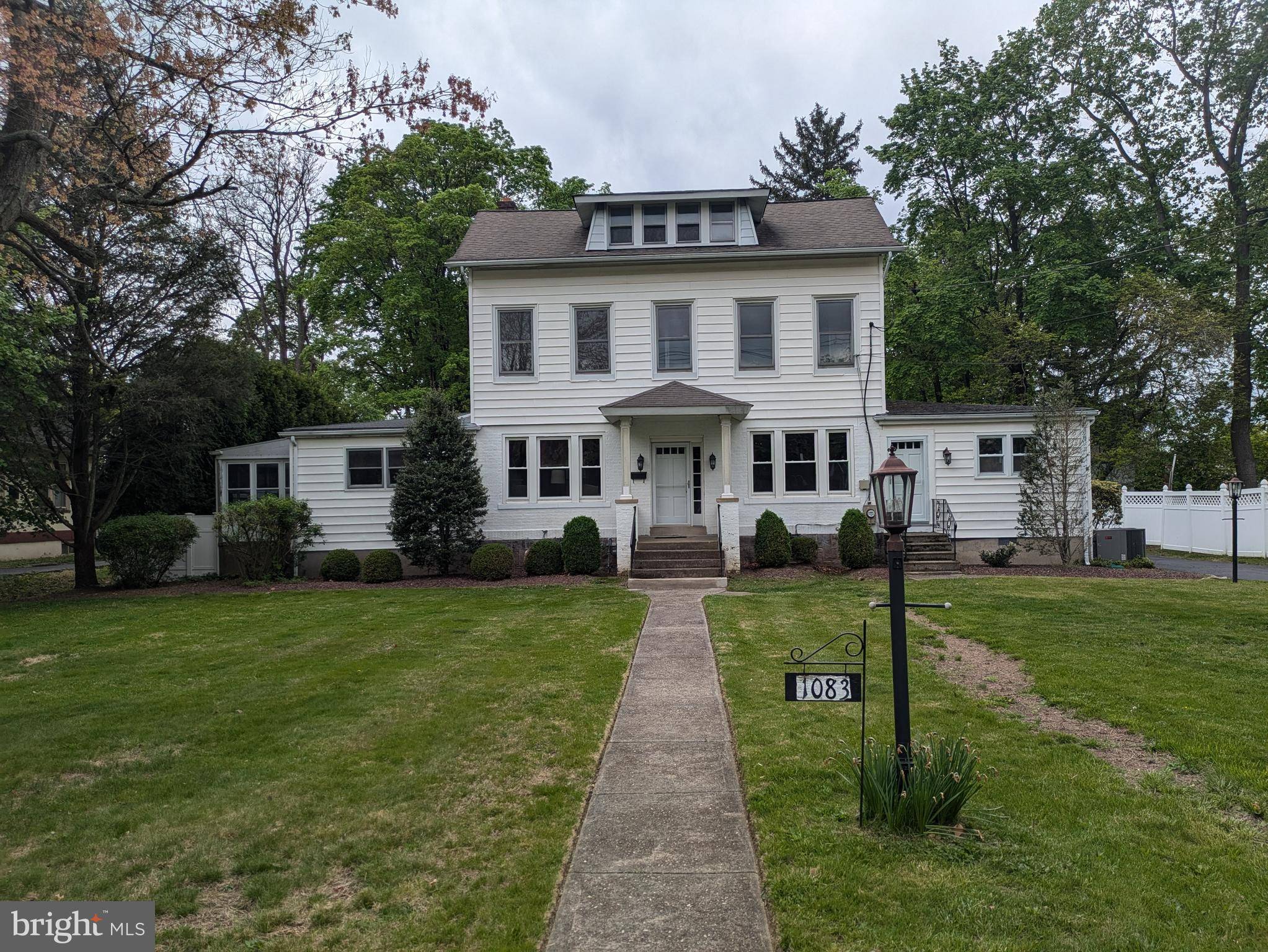 Lawrence, NJ 08648,1083 LAWRENCE RD