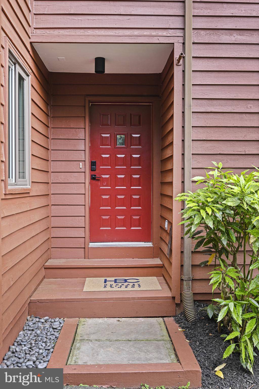 Reston, VA 20191,2109 S BAY LN
