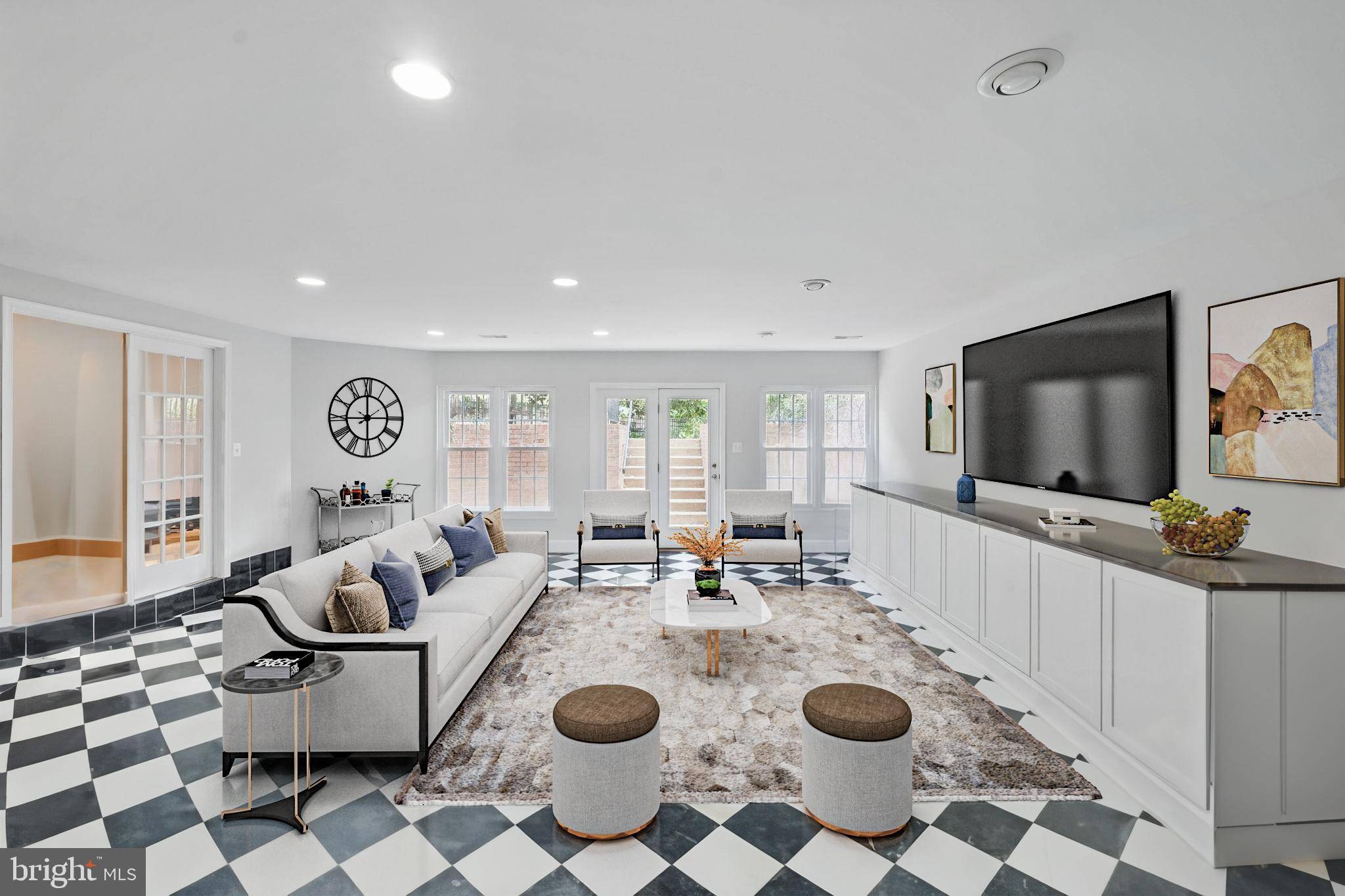 Mclean, VA 22101,1813 SOLITAIRE LN
