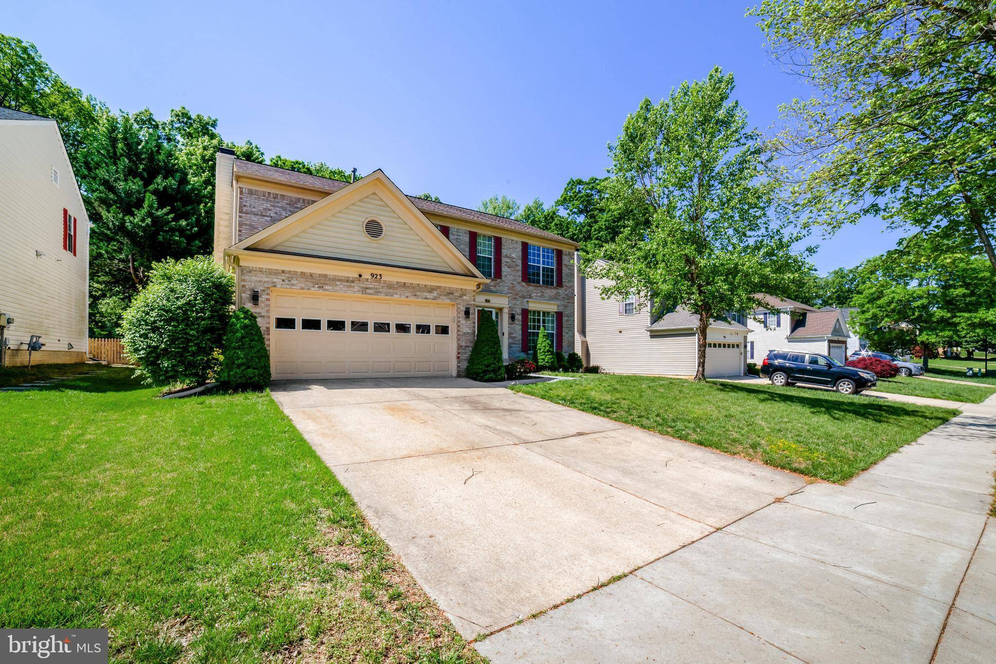 Accokeek, MD 20607,923 CHATSWORTH DR