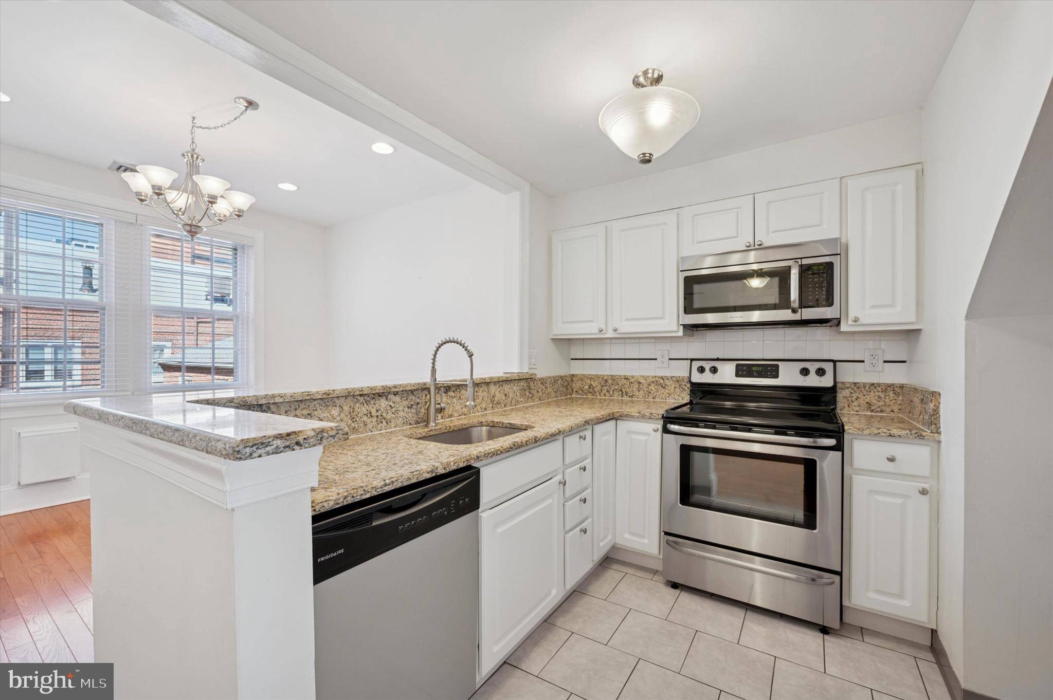 Philadelphia, PA 19107,242 S 8TH ST #4
