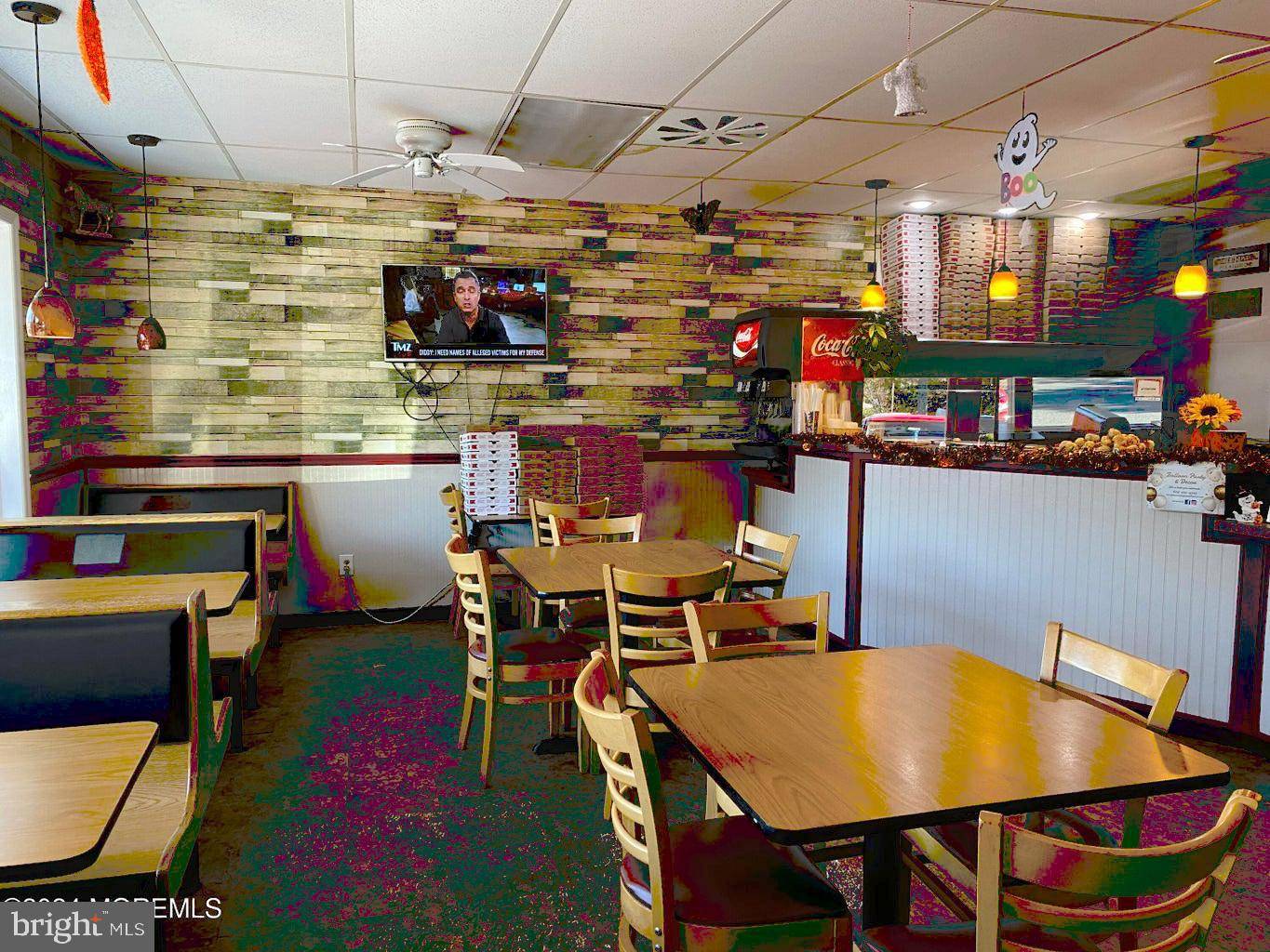 Manahawkin, NJ 08050,25 S MAIN ST