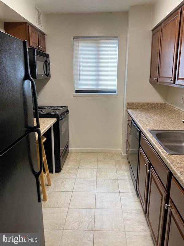 Philadelphia, PA 19102,1420 LOCUST ST #21L