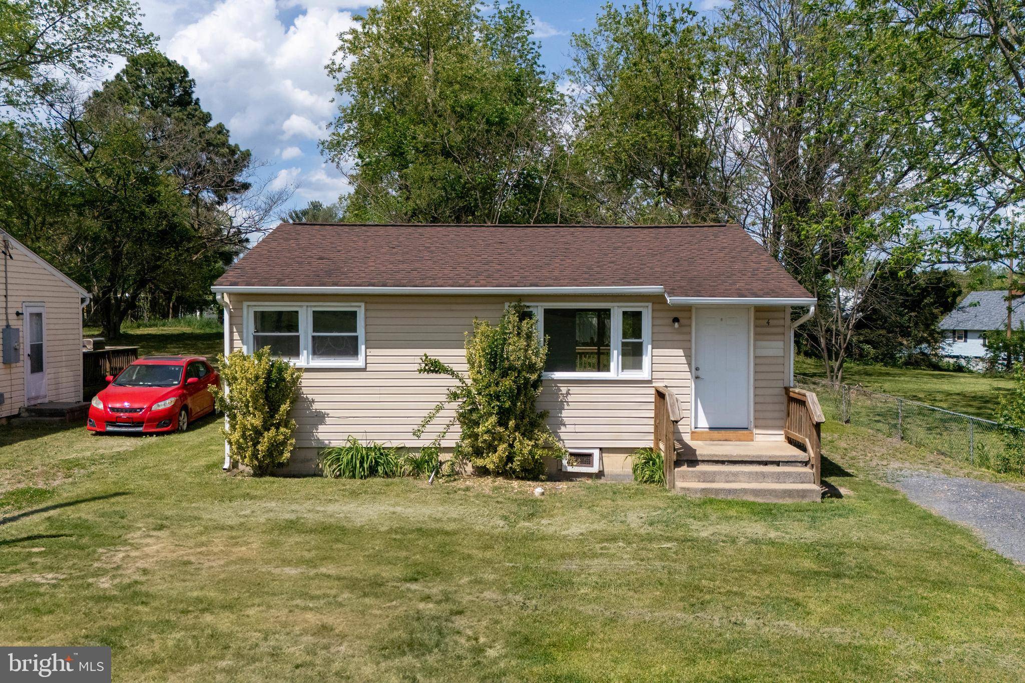 Luray, VA 22835,4 COTTAGE DR