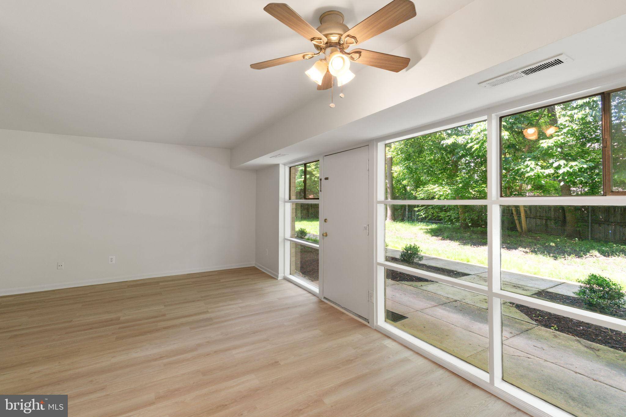 Annandale, VA 22003,4931 AMERICANA DR #4931B