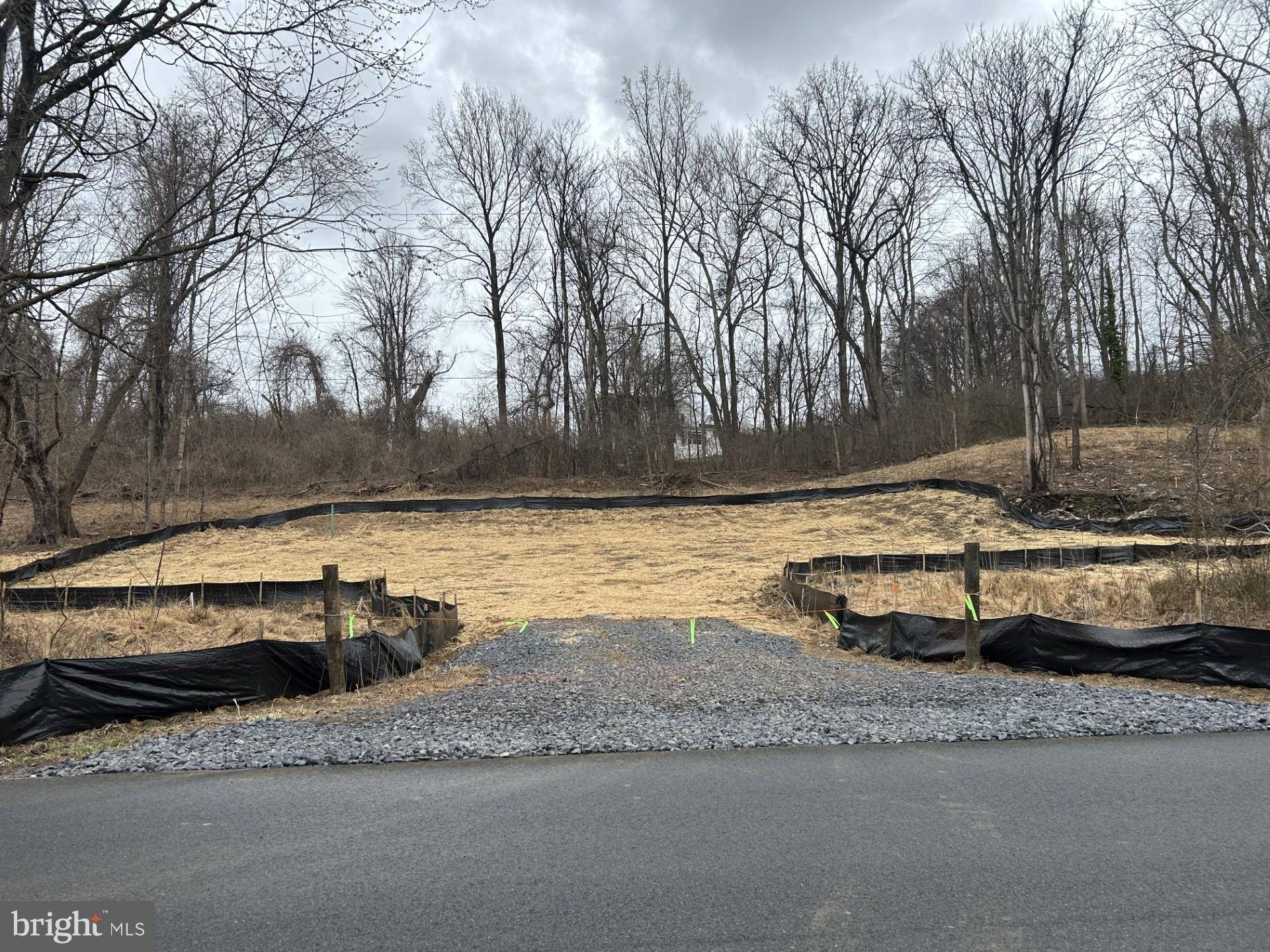Round Hill, VA 20141,17602 YATTON RD