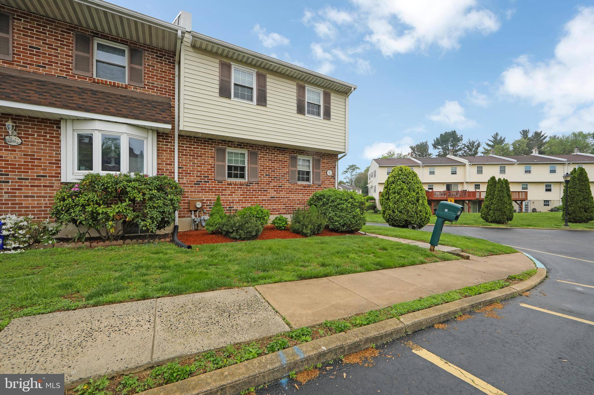 Aston, PA 19014,30 COLONIAL CIR