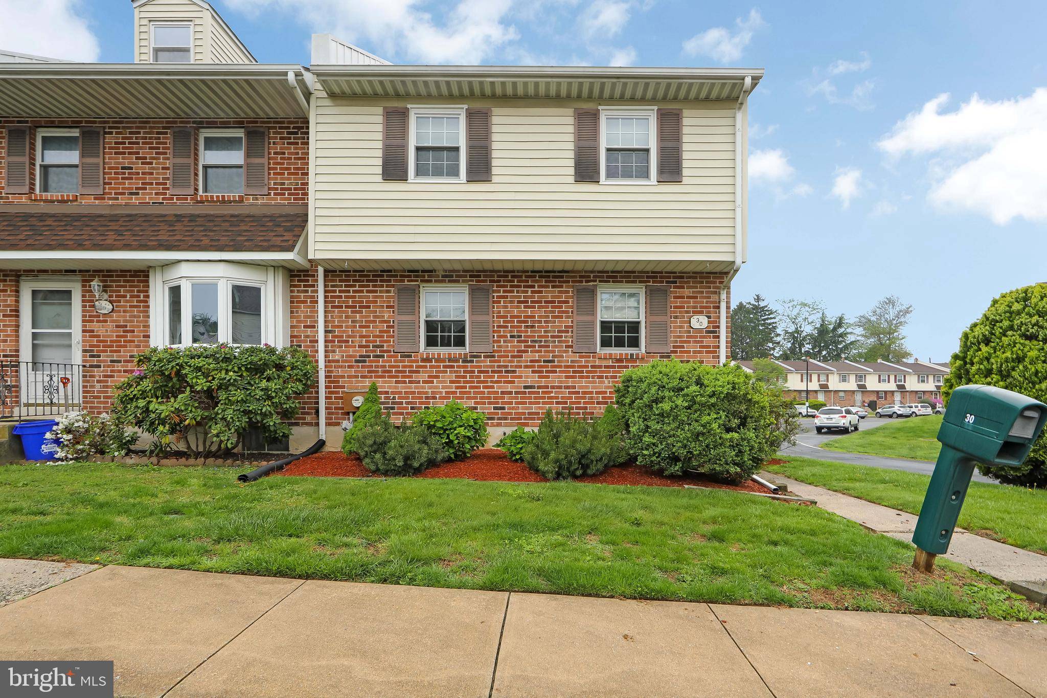 Aston, PA 19014,30 COLONIAL CIR