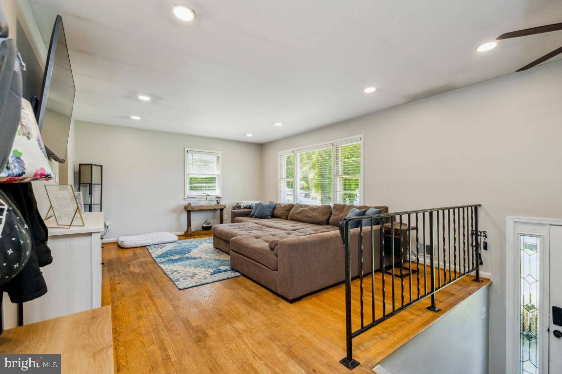 Warrenton, VA 20187,7009 SILVER MAPLE CT
