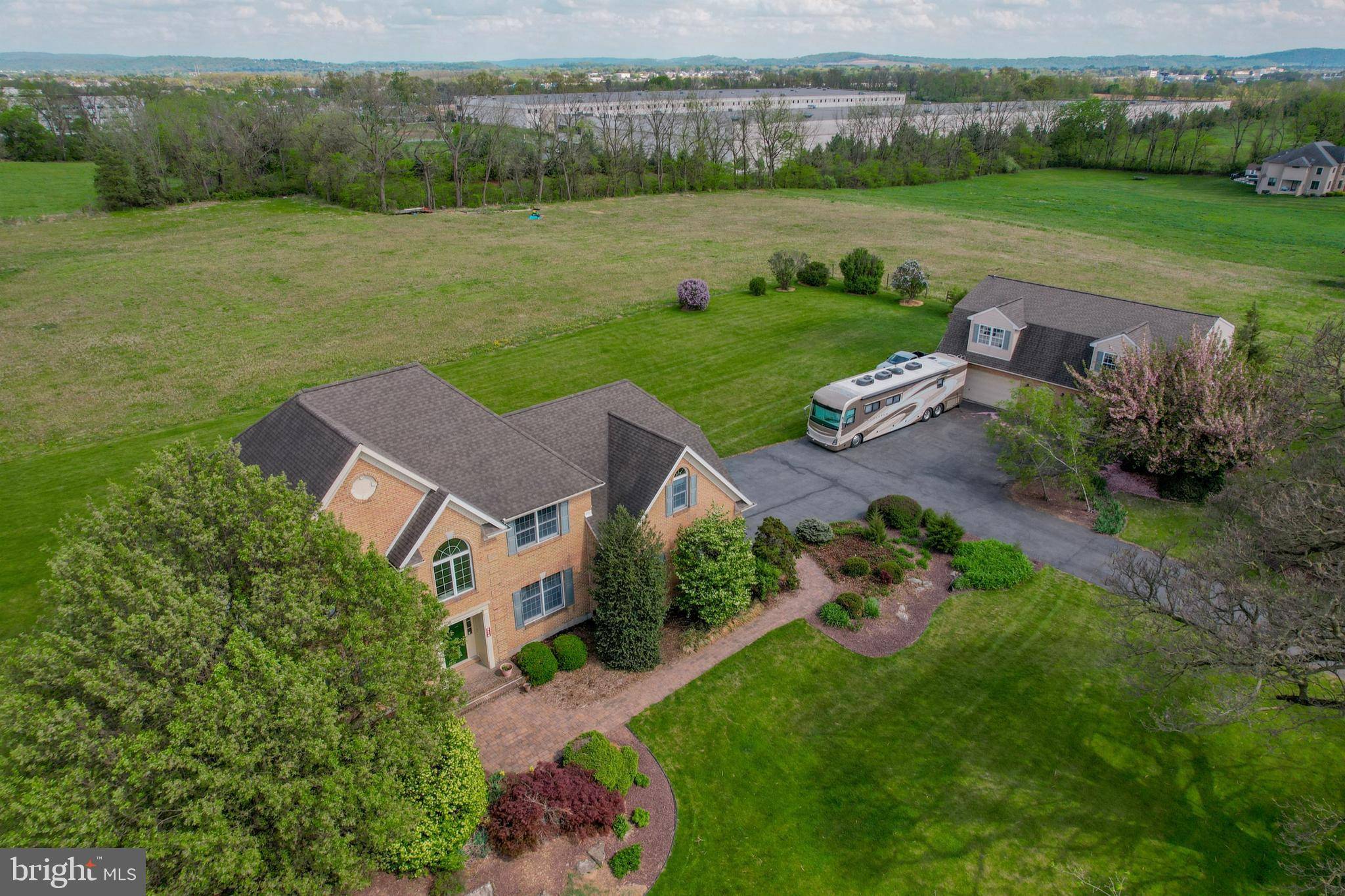 Easton, PA 18045,634 COUNTRY CLUB RD