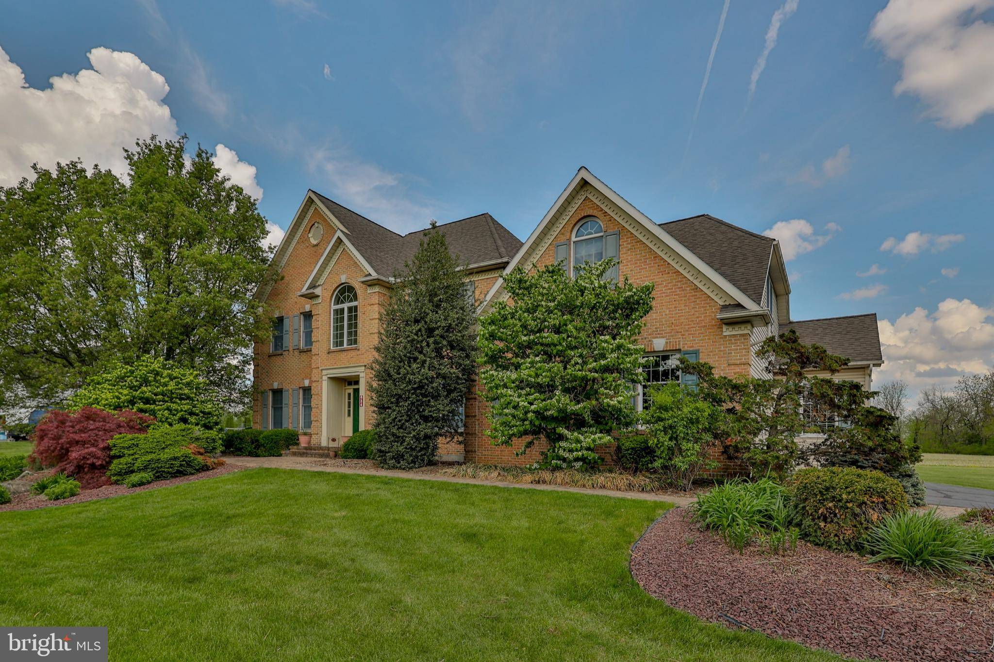 Easton, PA 18045,634 COUNTRY CLUB RD