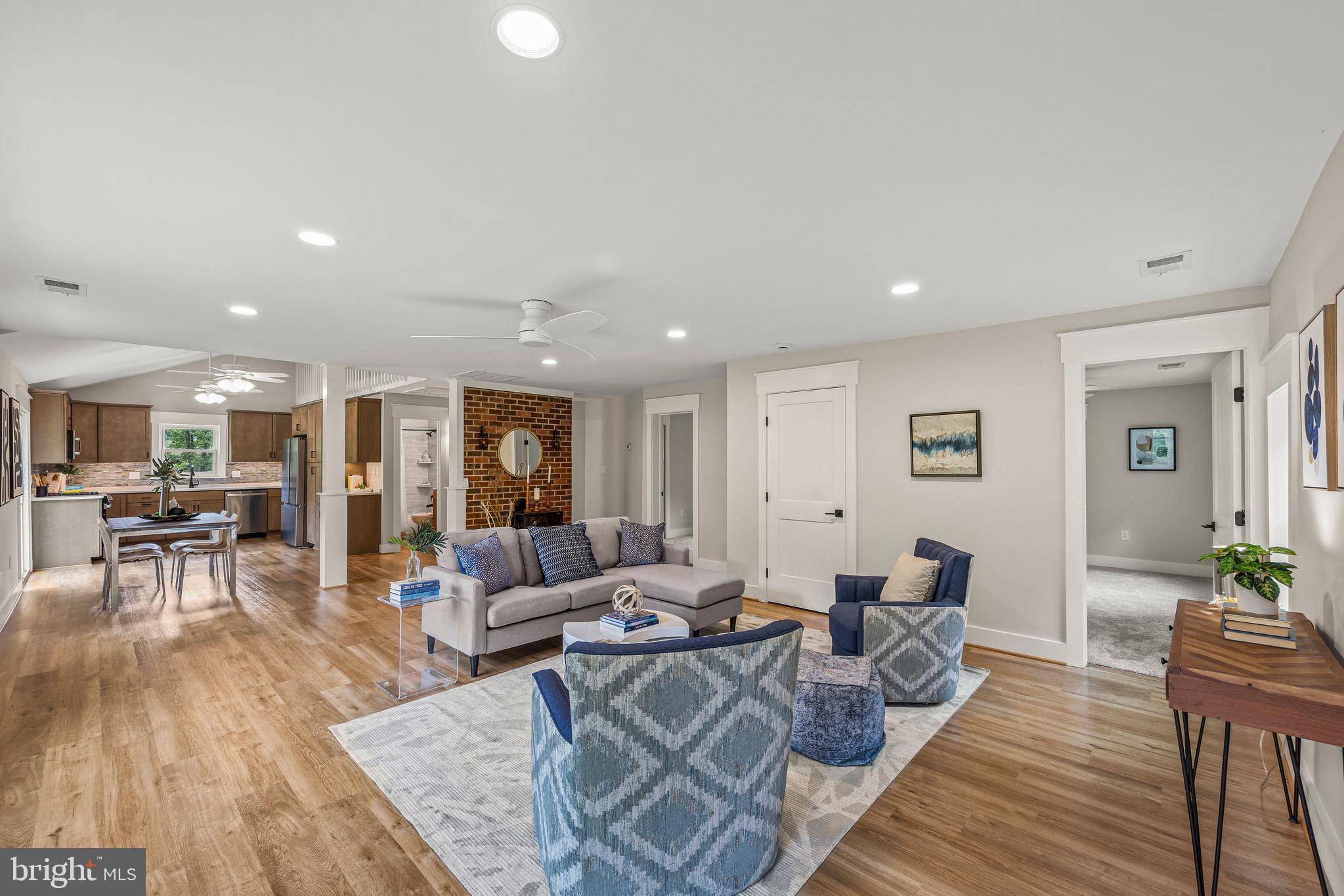 Linden, VA 22642,5861 VINE LN