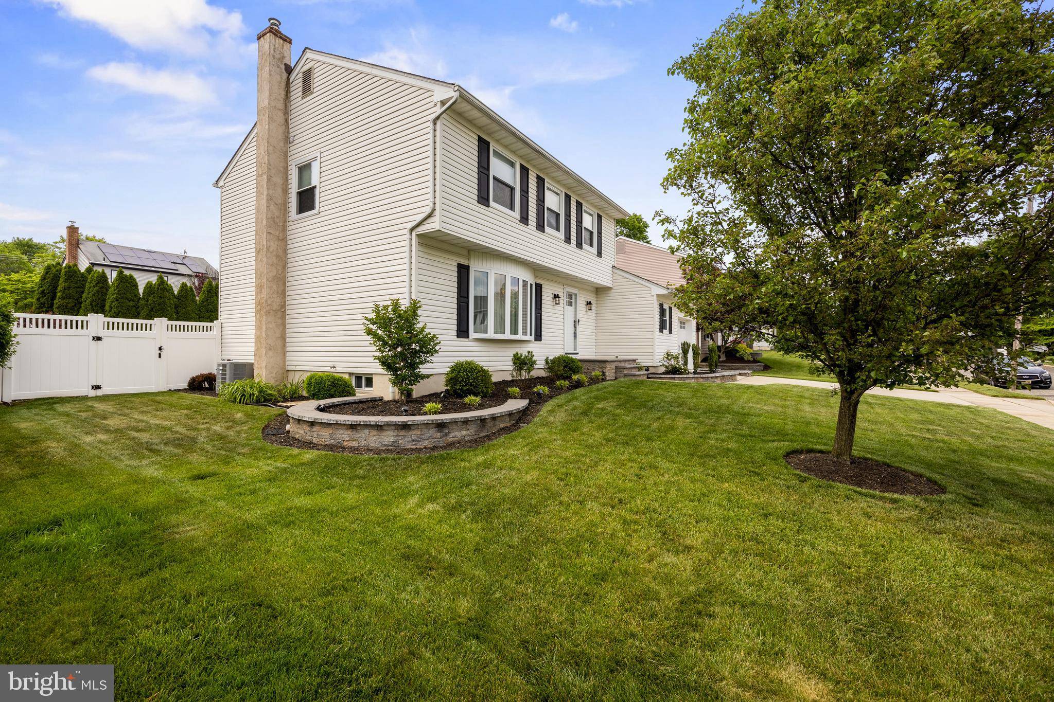 Marlton, NJ 08053,52 YALE RD