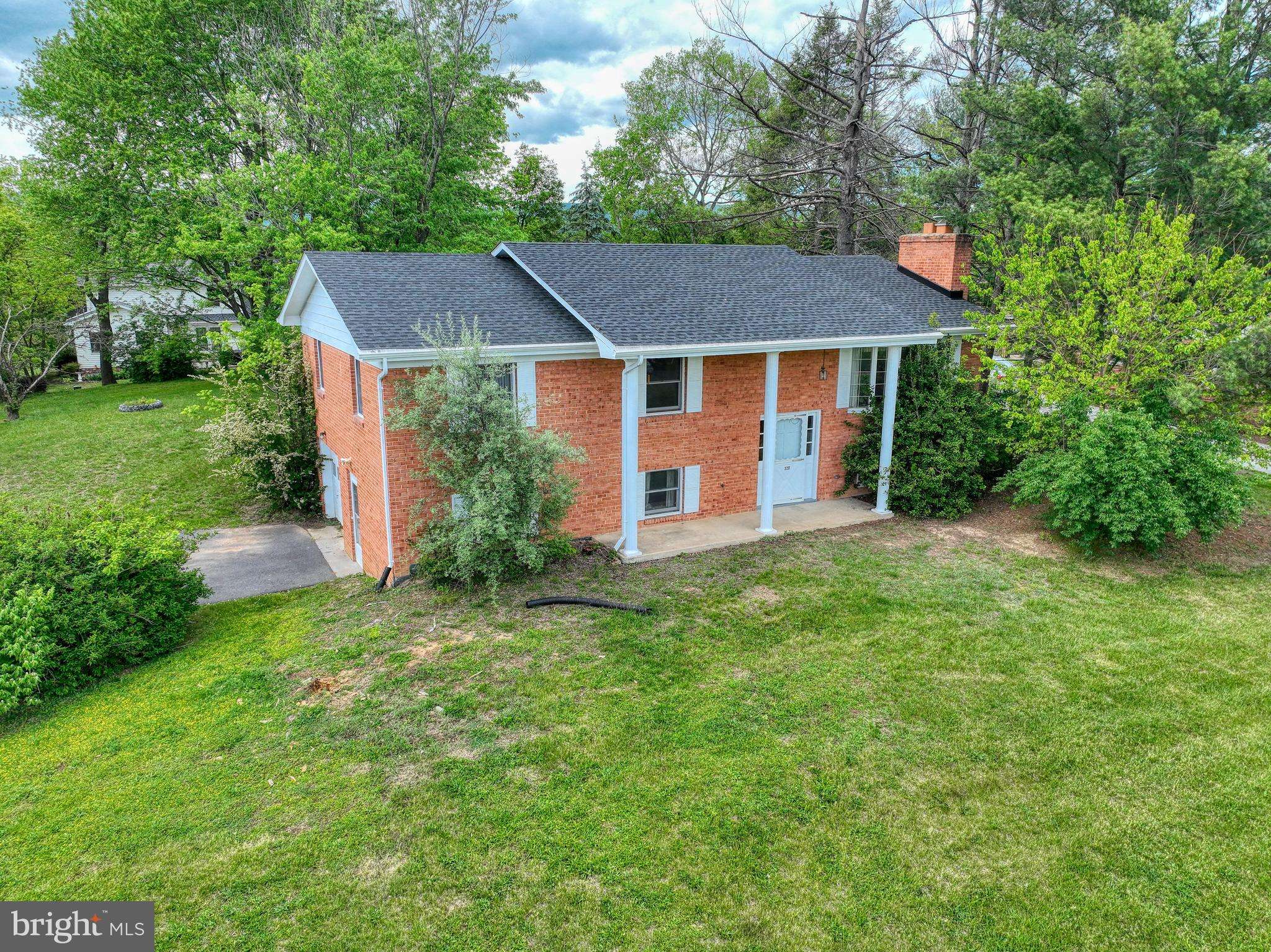 Woodstock, VA 22664,320 DAWN AVE