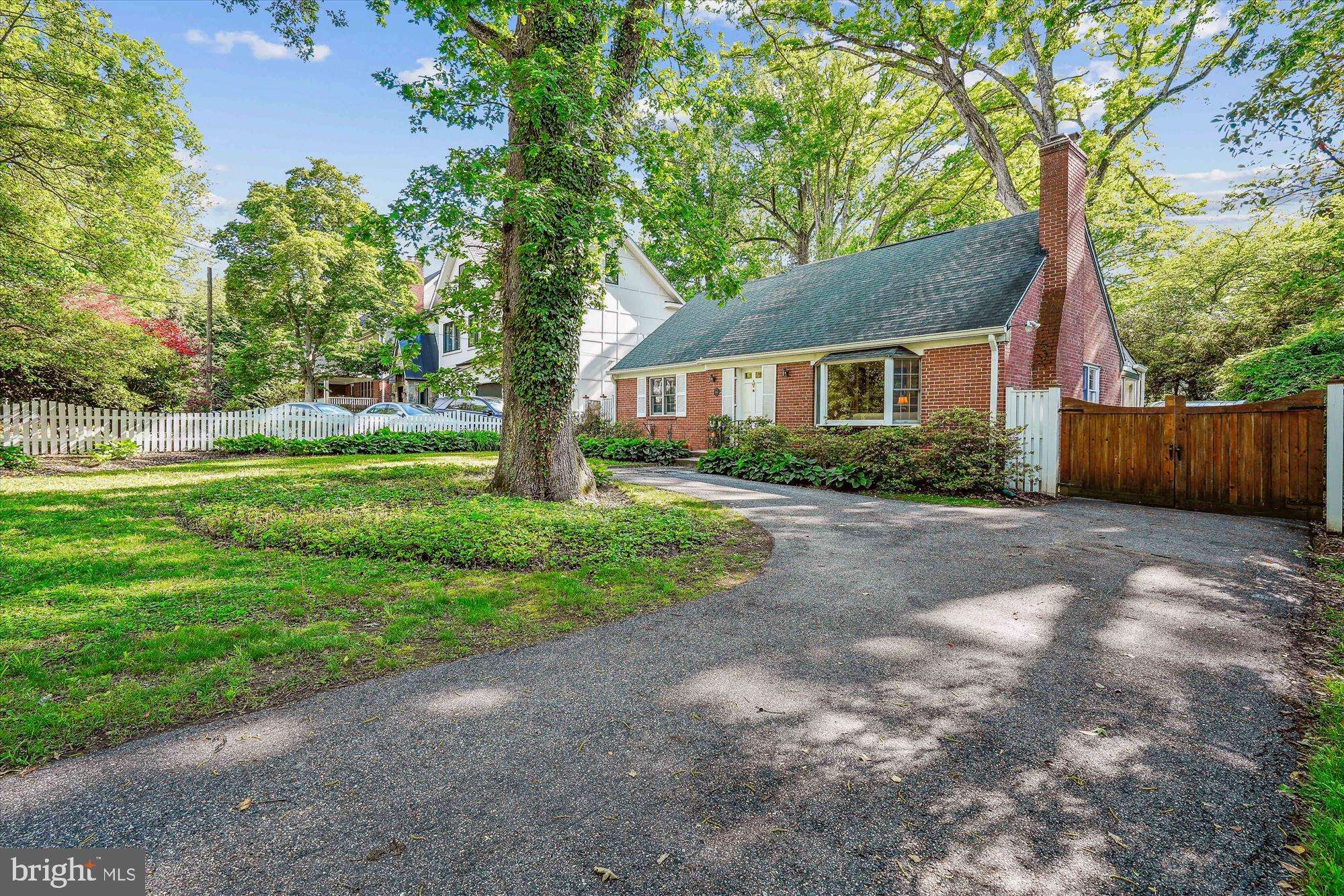 Bethesda, MD 20814,5824 BRADLEY BLVD