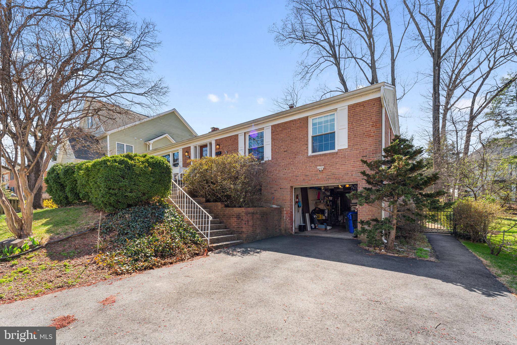 Arlington, VA 22207,3858 N TAZEWELL ST