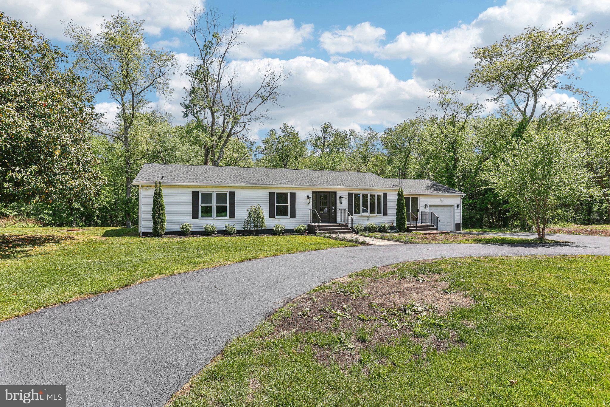 Pilesgrove, NJ 08098,302 FENWICK RD