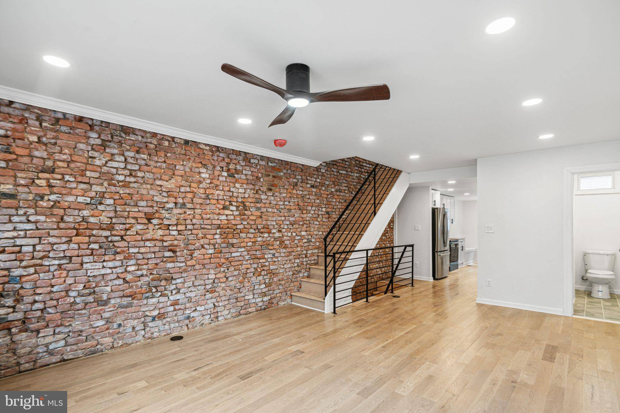 Philadelphia, PA 19148,1842 S 4TH ST