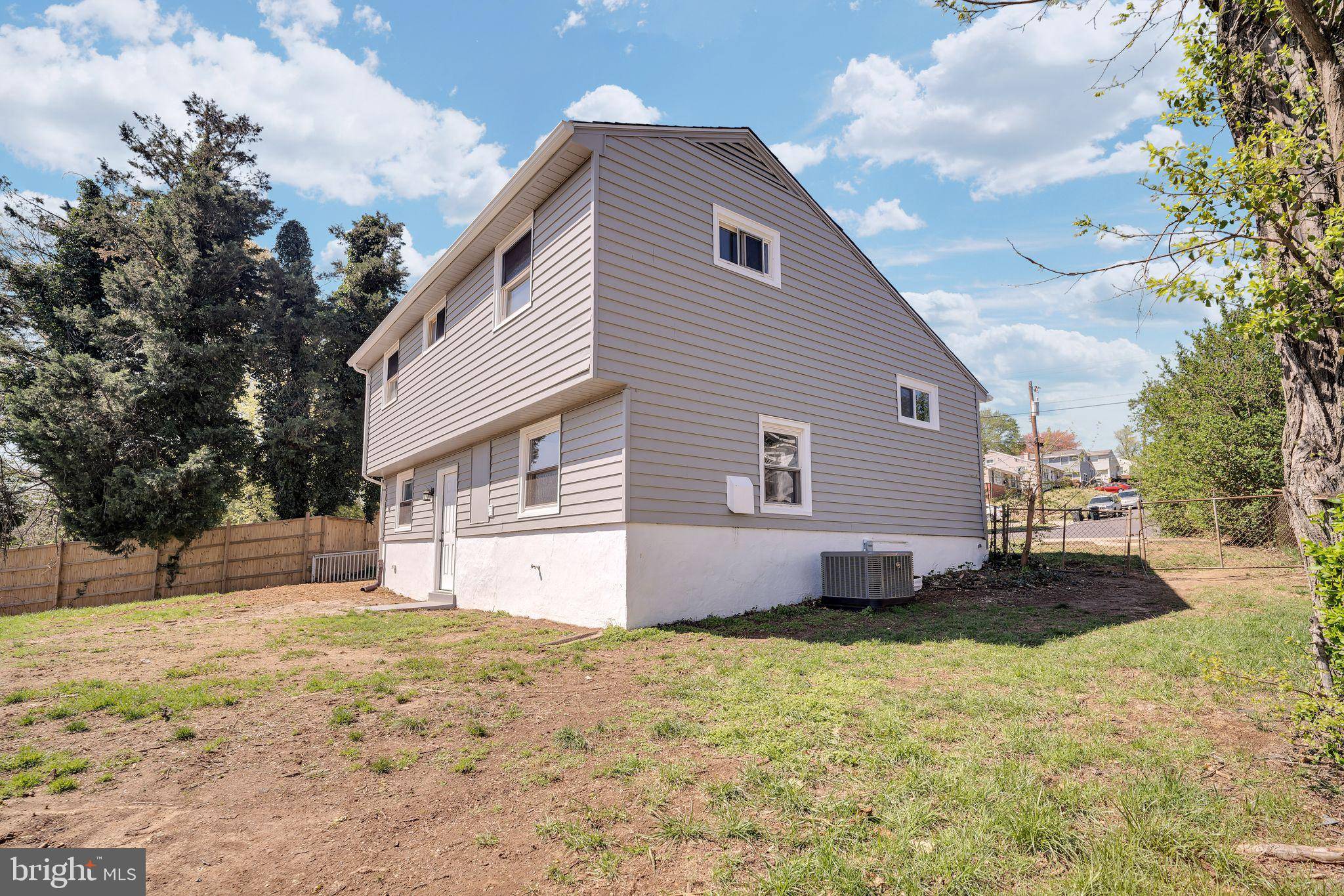 Oxon Hill, MD 20745,512 WINSLOW RD