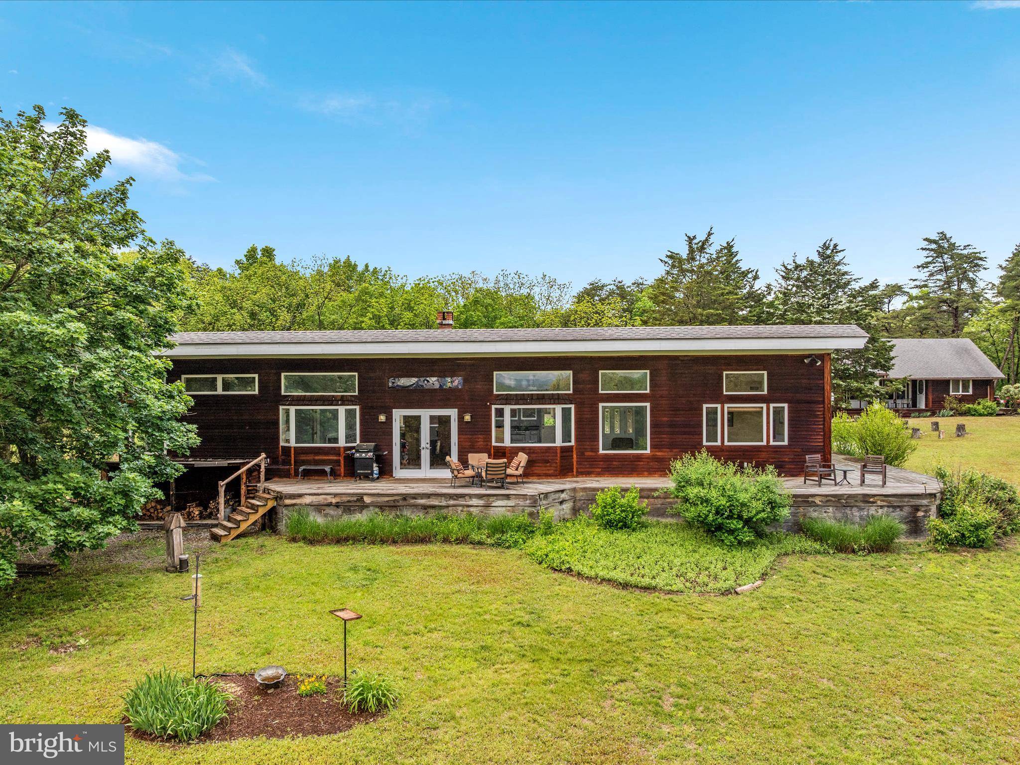 Burlington, WV 26710,563 VALLEY FORGE LANE
