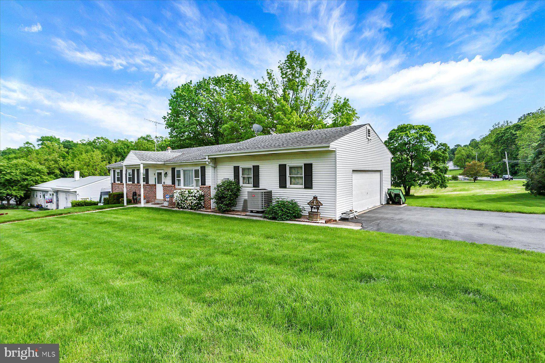 Dillsburg, PA 17019,2 E GREENHOUSE RD
