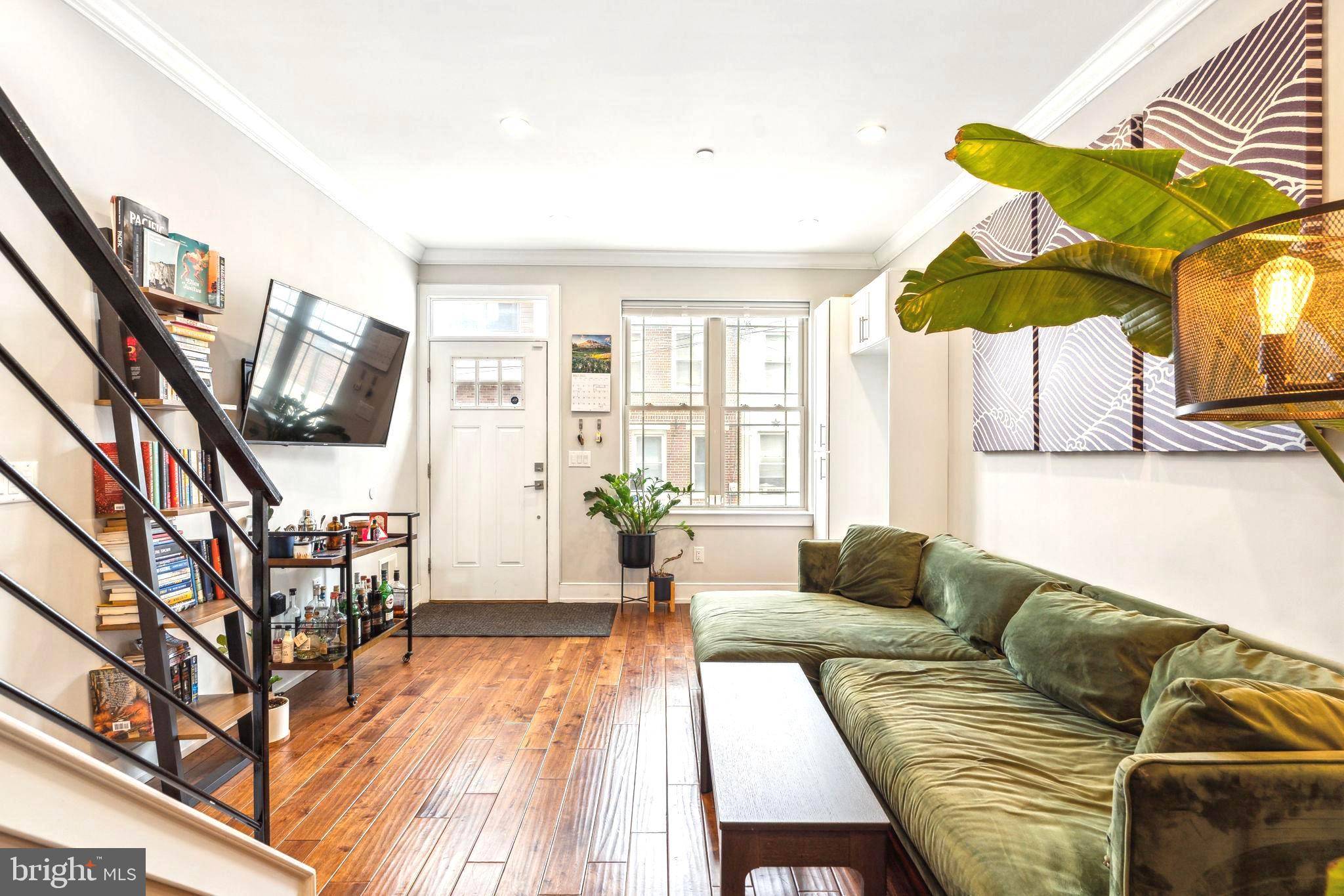 Philadelphia, PA 19146,2040 MANTON ST