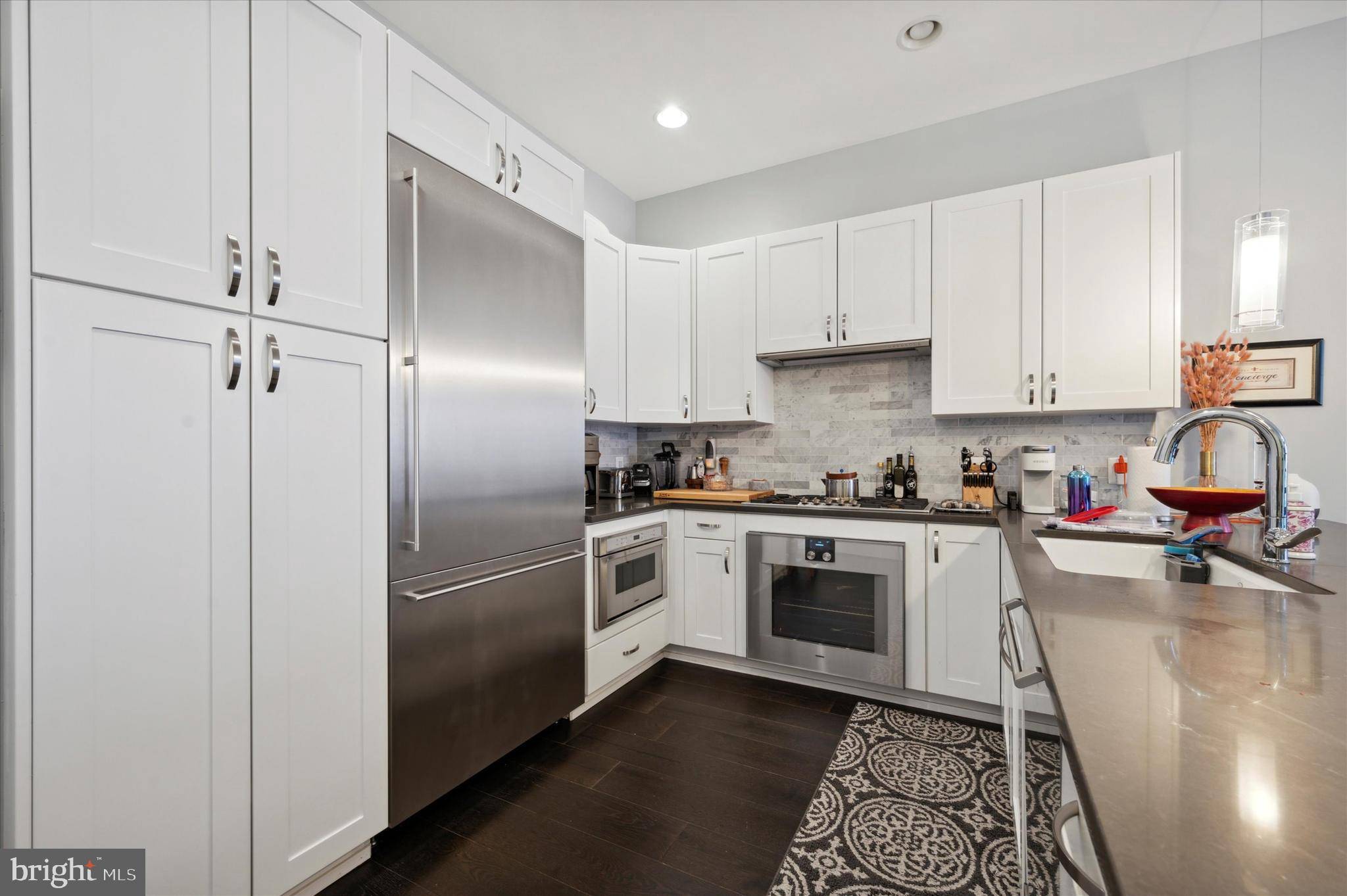 Philadelphia, PA 19147,410 S FRONT ST #206