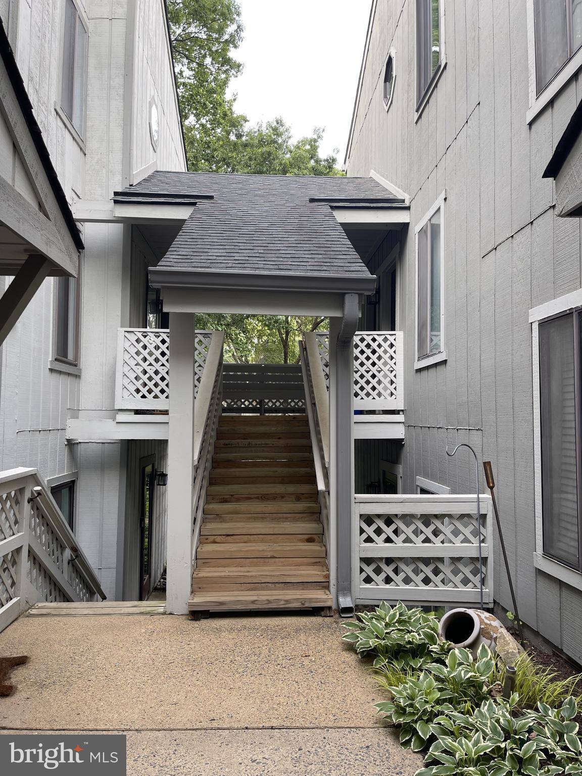 Reston, VA 20191,2267 HUNTERS RUN DR #2267
