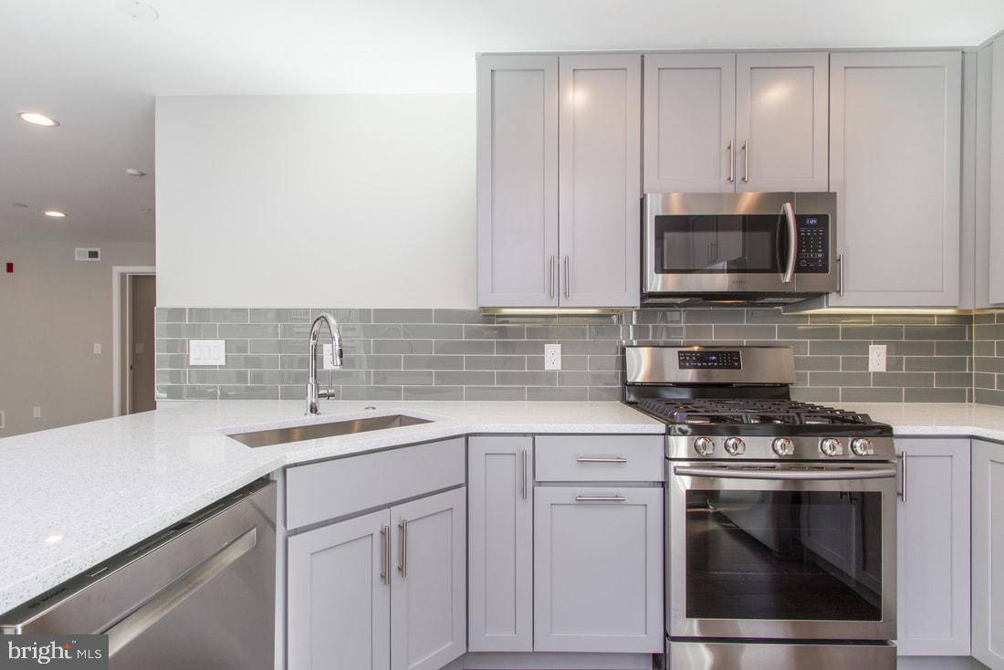 Philadelphia, PA 19147,720 S SARTAIN ST #3