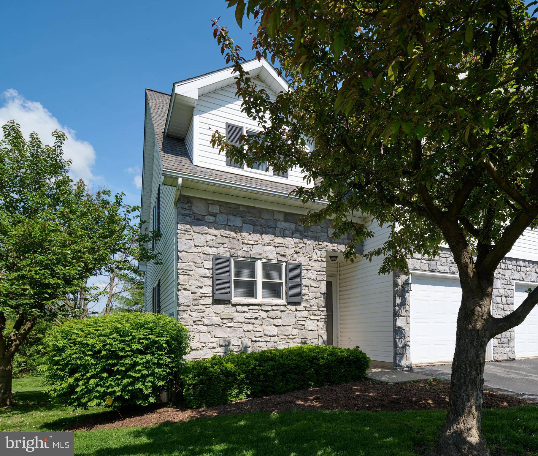 State College, PA 16801,121 WASHINGTON PL