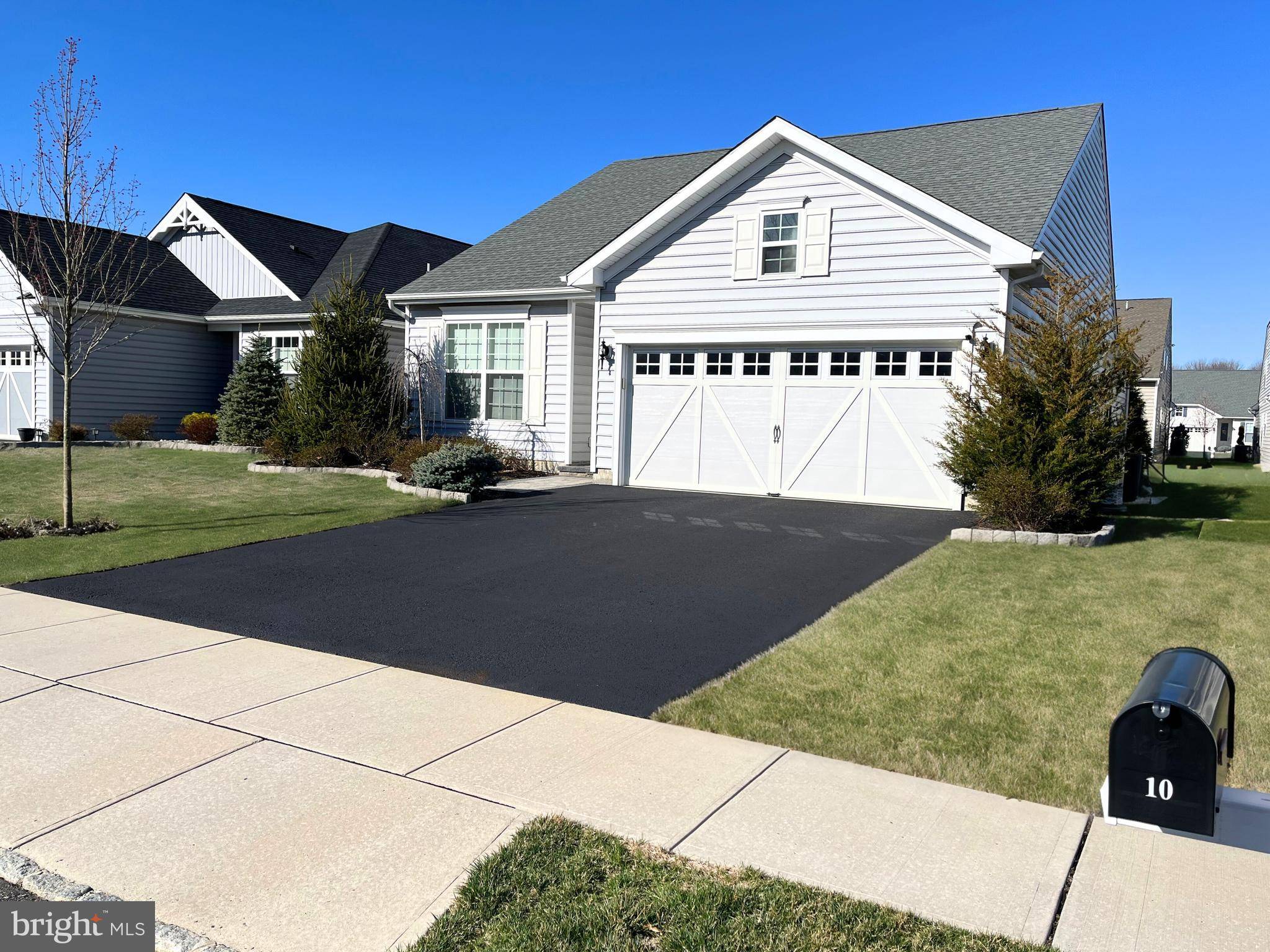 Howell, NJ 07731,10 MOONLIGHT WAY