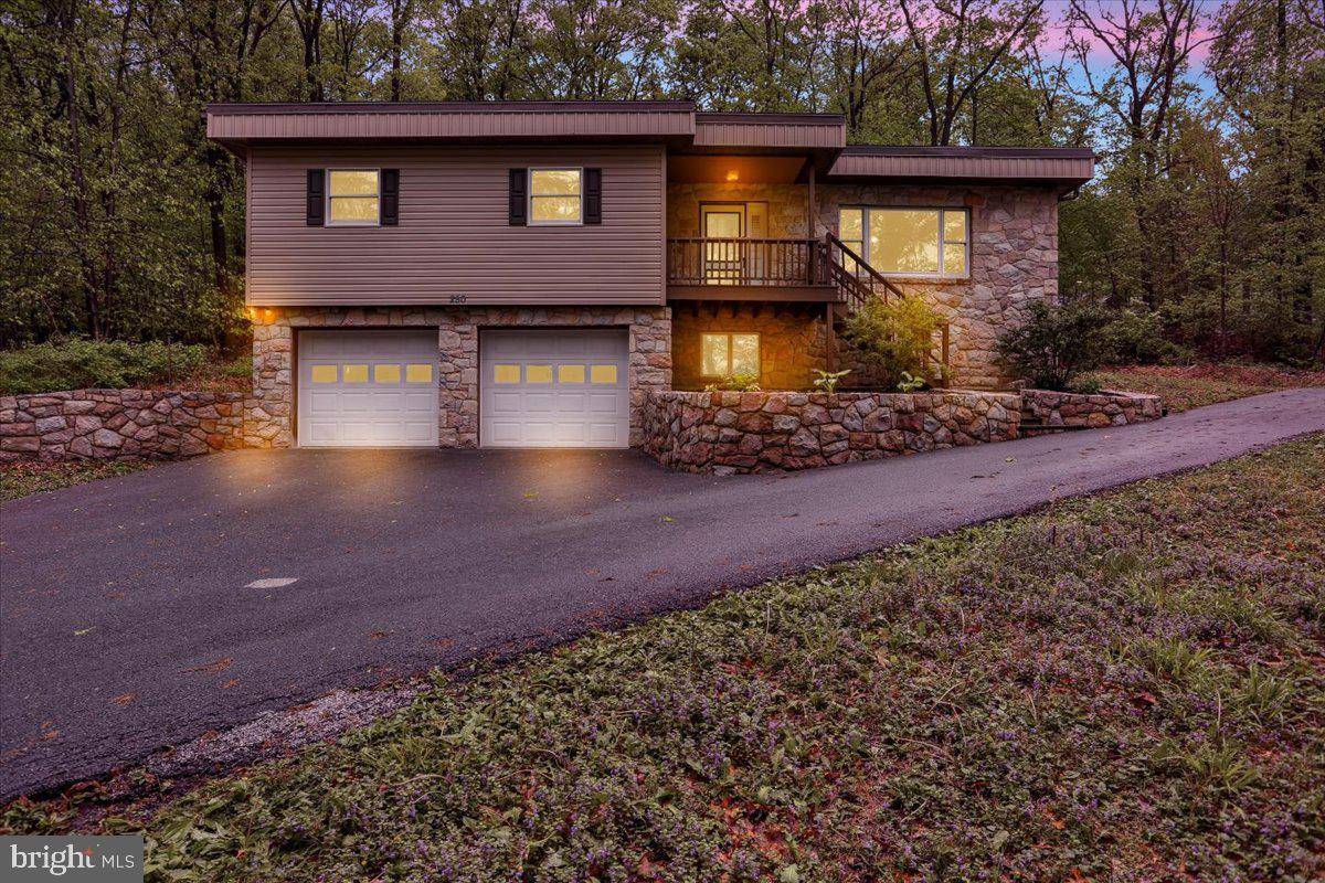 Reading, PA 19606,250 SKYLINE DR