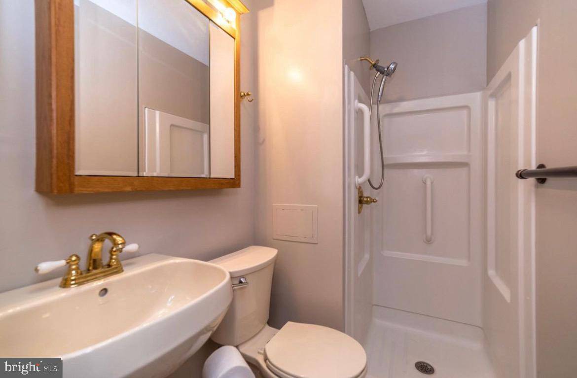 Willow Grove, PA 19090,44 KNOCK N KNOLL CIR