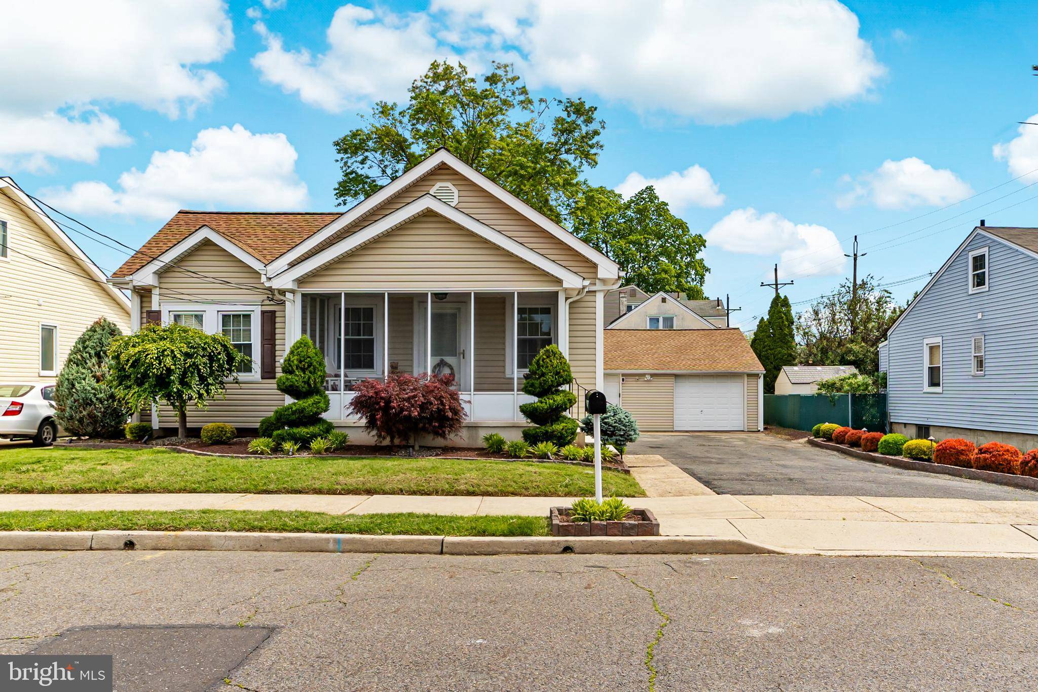 Hamilton, NJ 08610,144 STEWARD ST