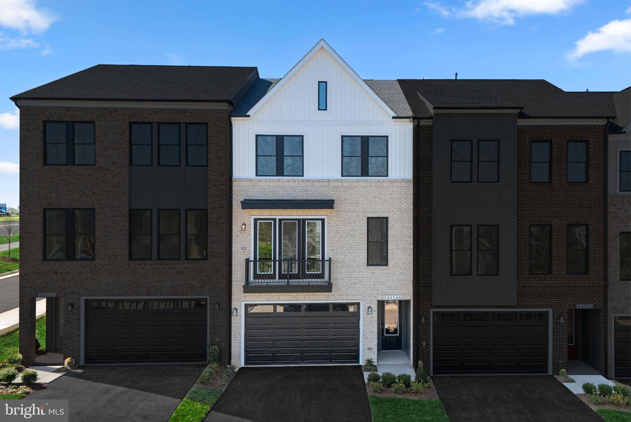 Ashburn, VA 20147,44508 LOWESTOFT SQ
