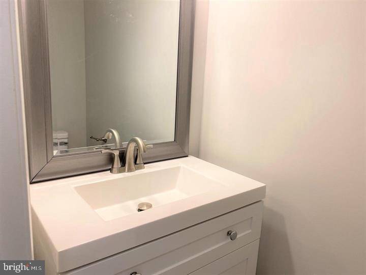 Fairfax, VA 22032,5054 HEAD CT