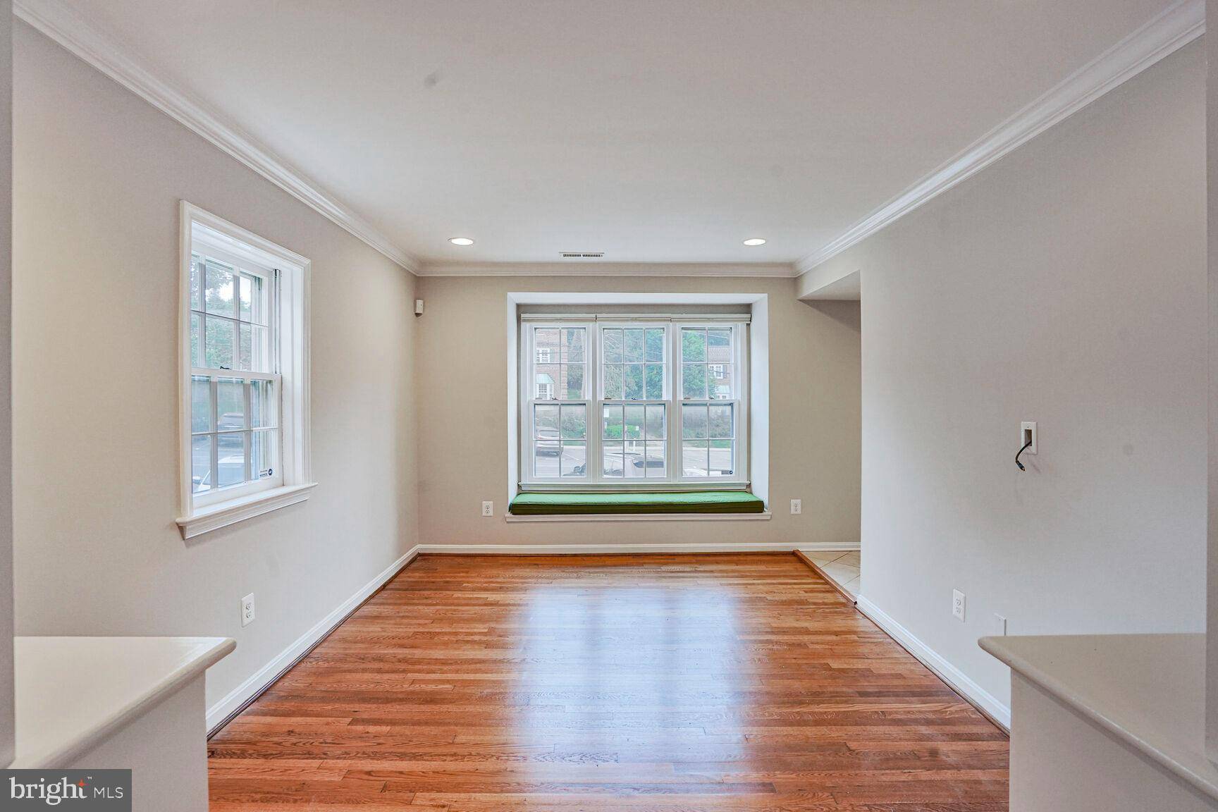 Chevy Chase, MD 20815,6630 HILLANDALE RD #56