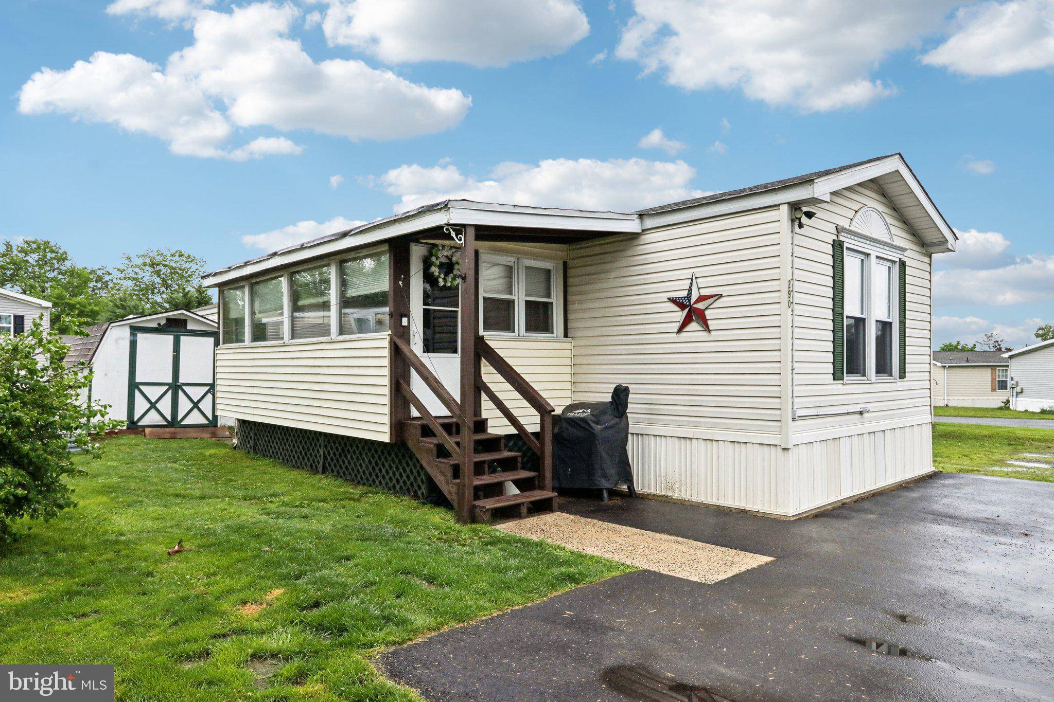 Quakertown, PA 18951,290 POPLAR DR