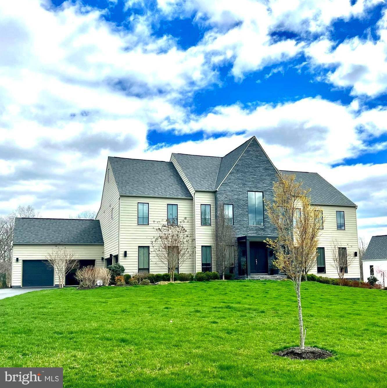 Ashburn, VA 20148,23022 LAVENDER VALLEY CT