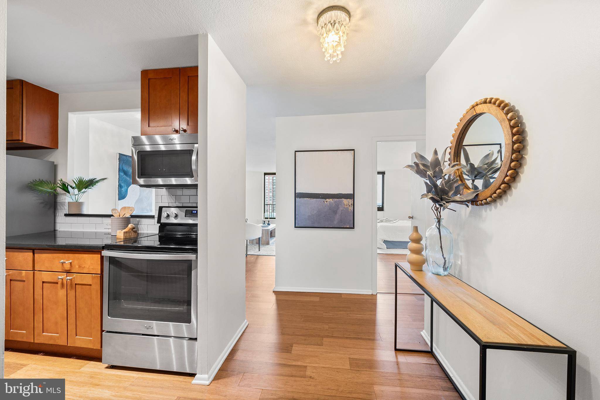 Philadelphia, PA 19102,1420 LOCUST ST #17M