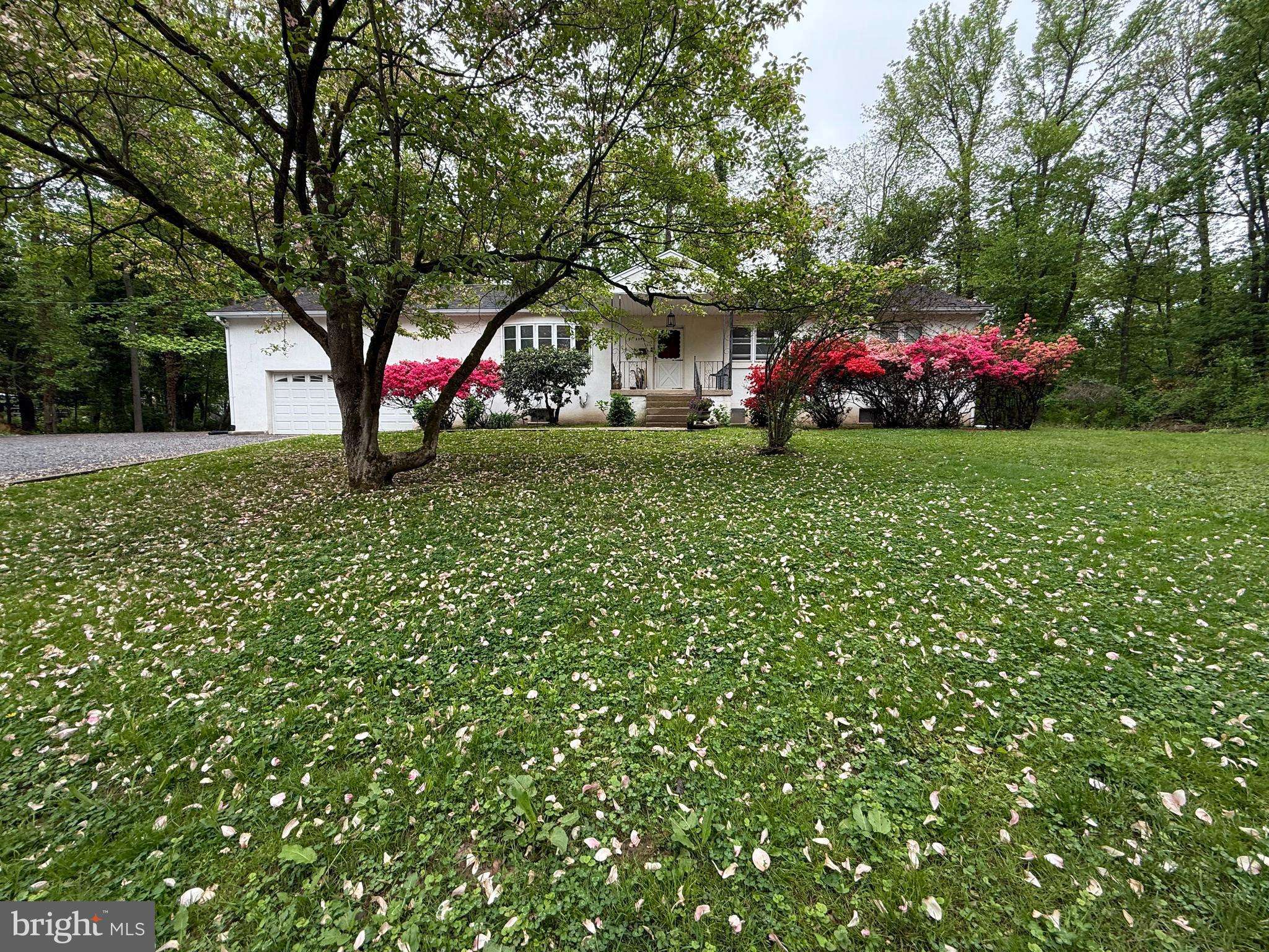 Levittown, PA 19056,2392 E AVENUE